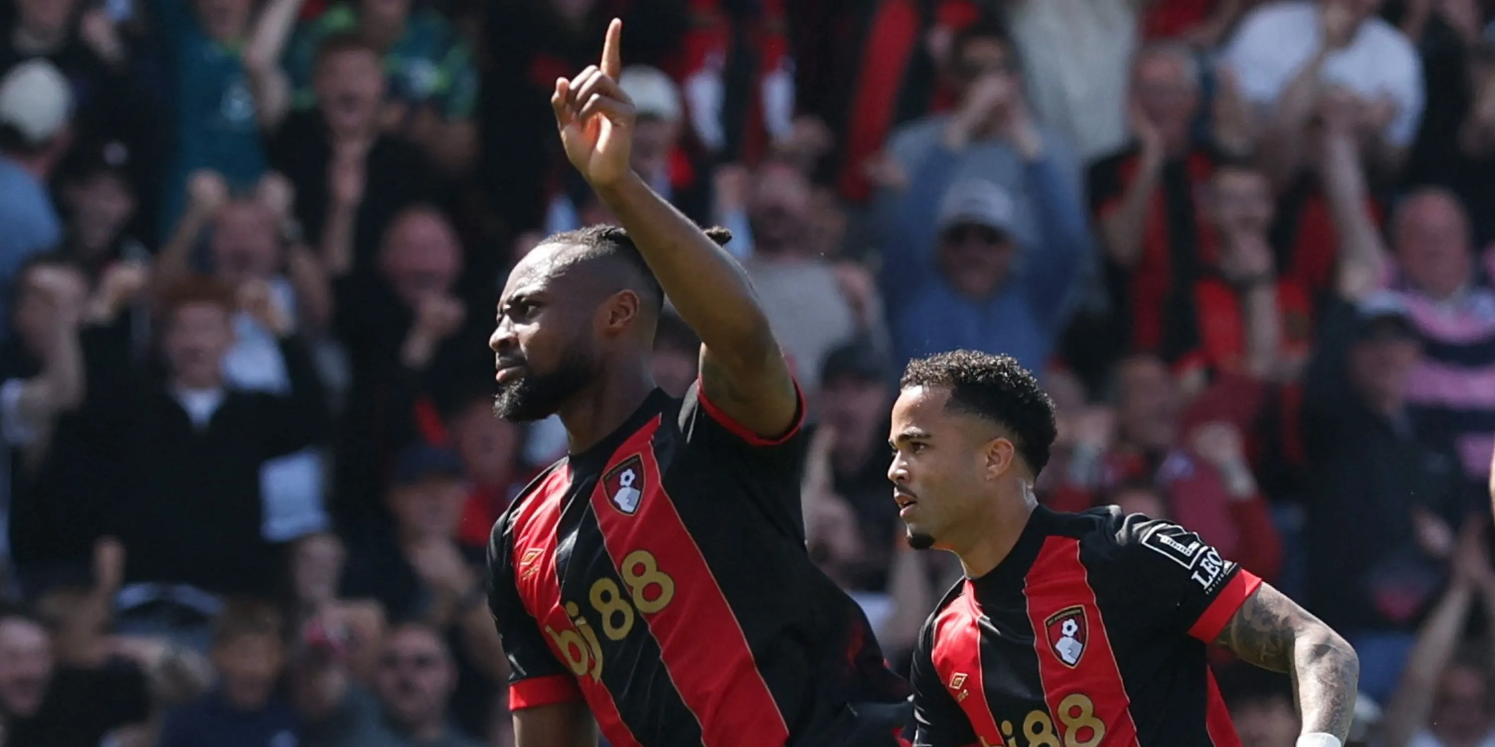 Antoine Semenyo thể hiện kỹ năng trên sân cỏ trong màu áo Bournemouth