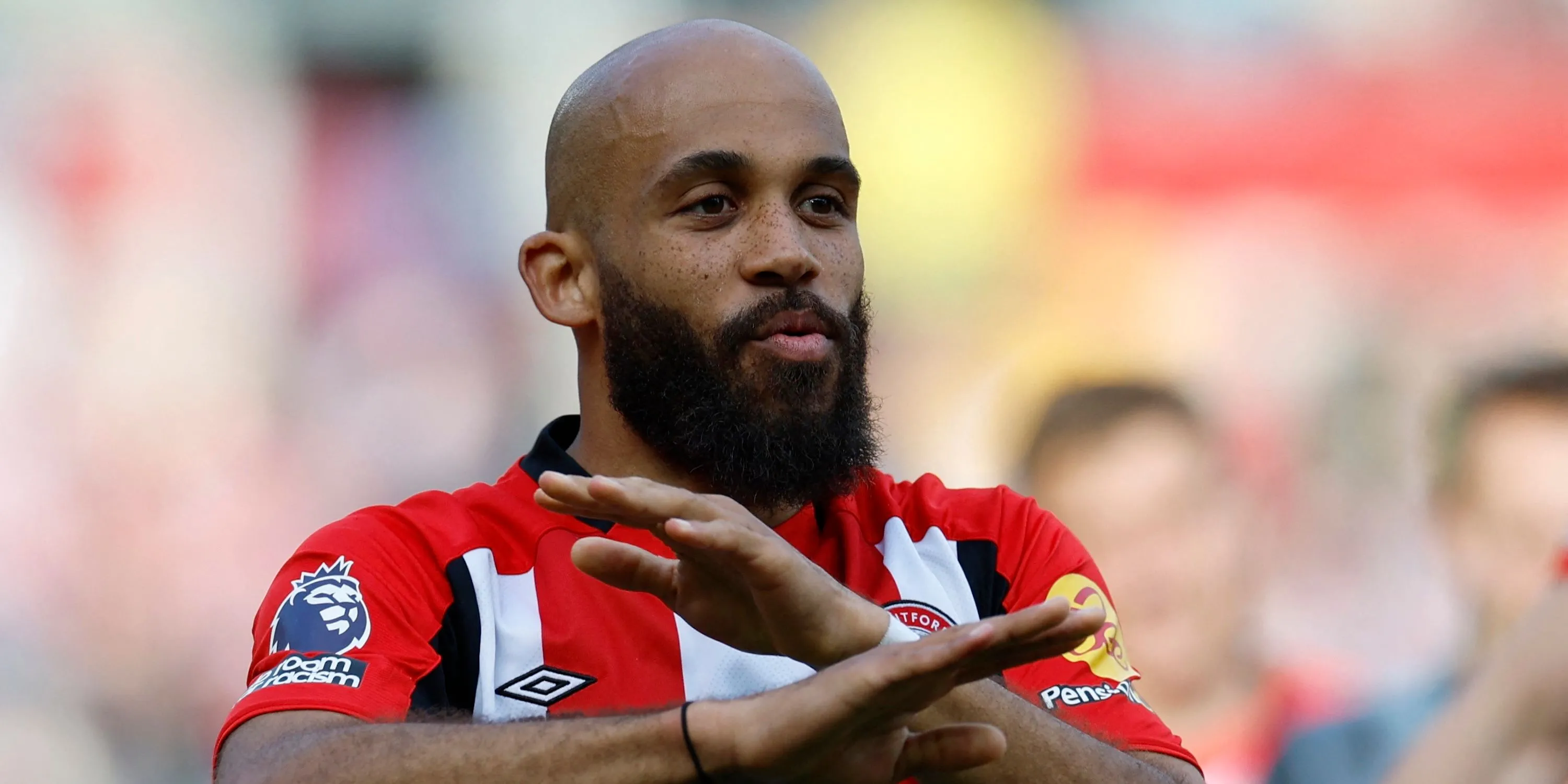 Cầu thủ Bryan Mbeumo của Brentford ăn mừng sau khi ghi bàn