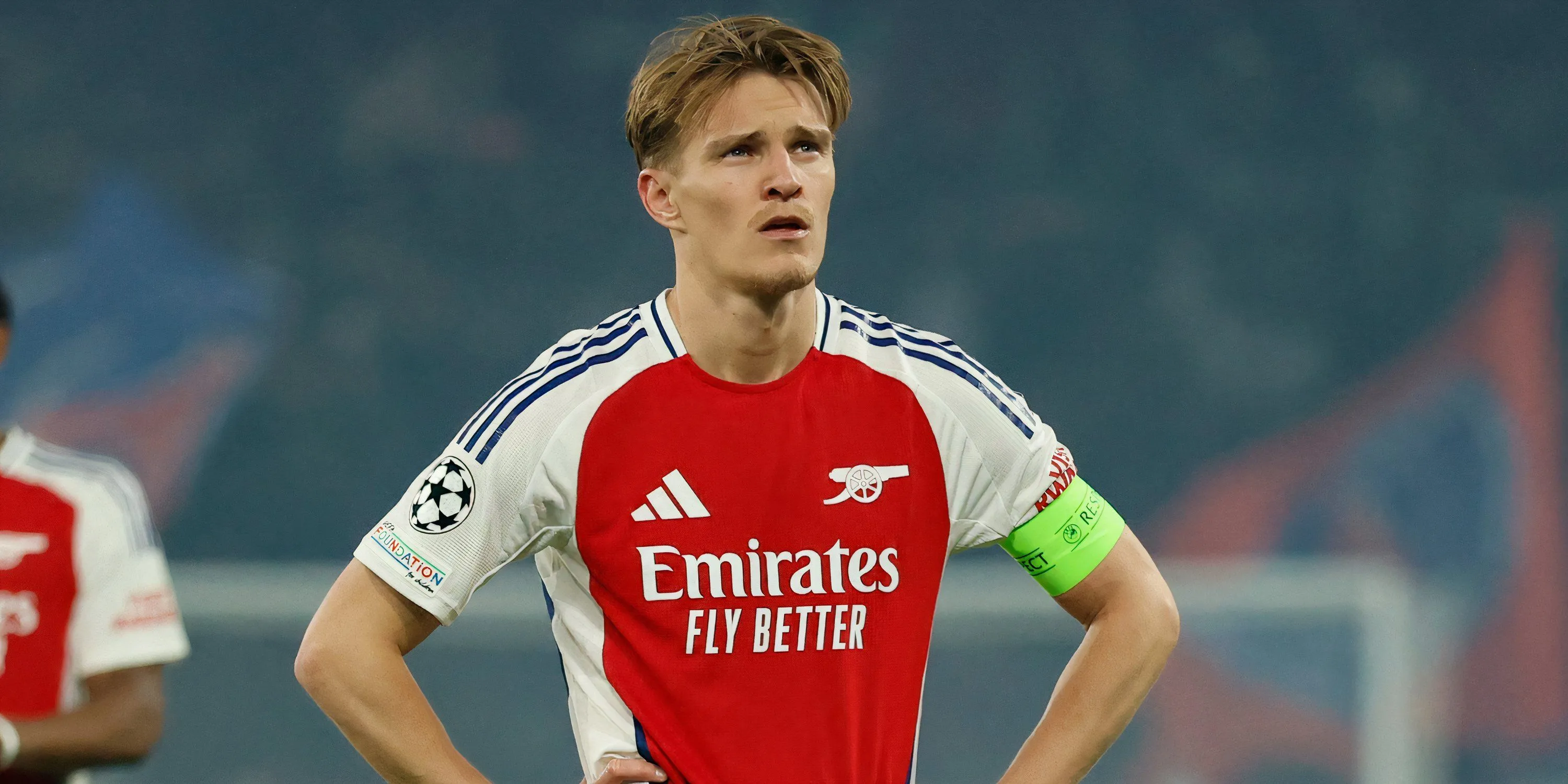 Đội trưởng Arsenal Martin Odegaard thi đấu