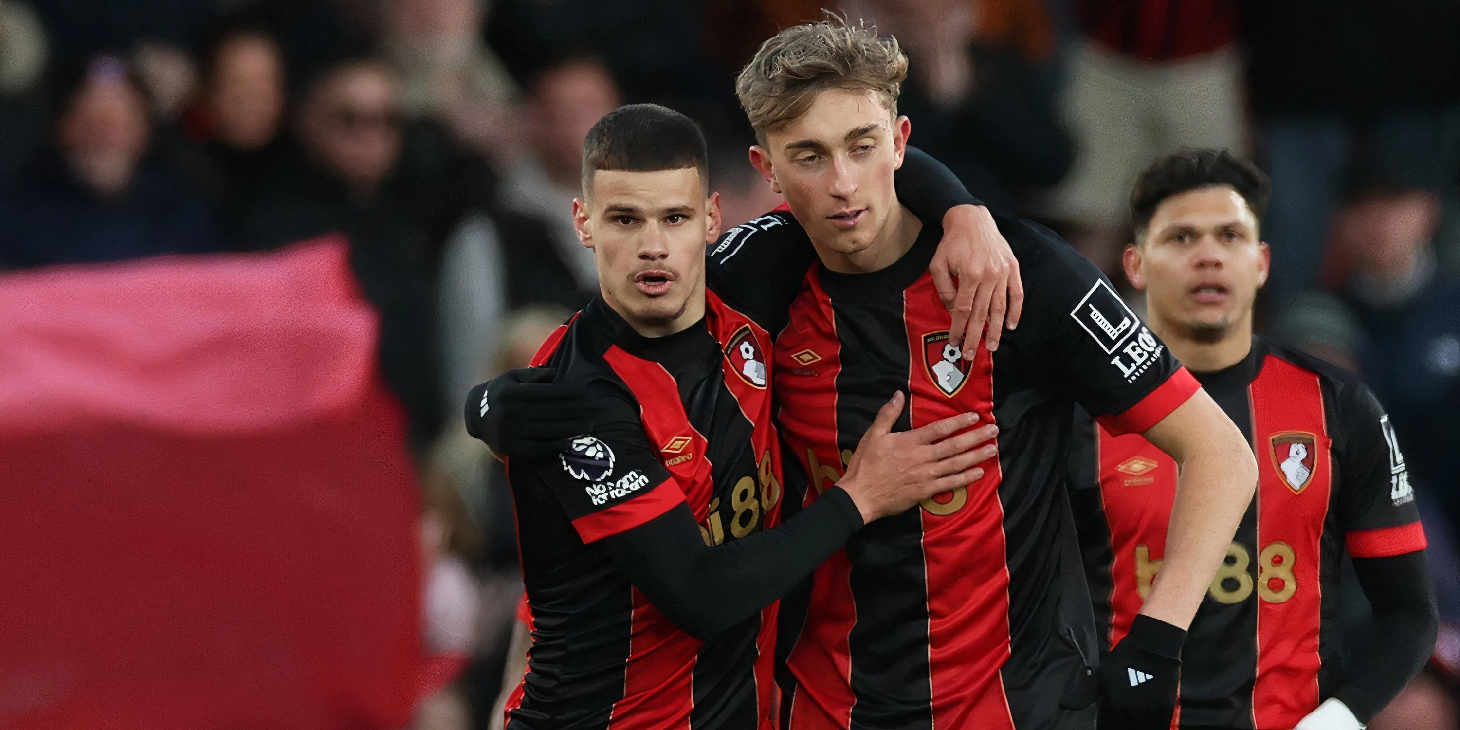 Hai hậu vệ Milos Kerkez và Dean Huijsen khi còn thi đấu cho Bournemouth