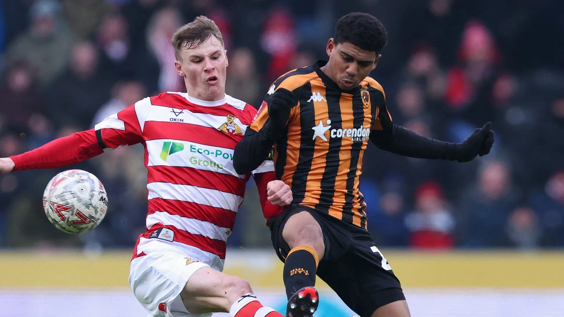 Hậu vệ Cody Drameh trong màu áo Hull City, mục tiêu chuyển nhượng của Derby County