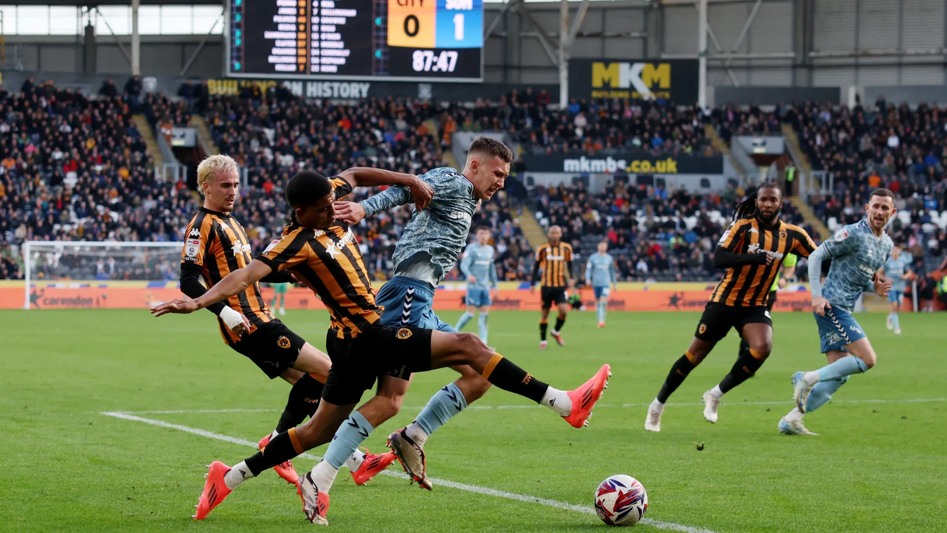 Hậu vệ Cody Drameh trong màu áo Hull City tại Championship
