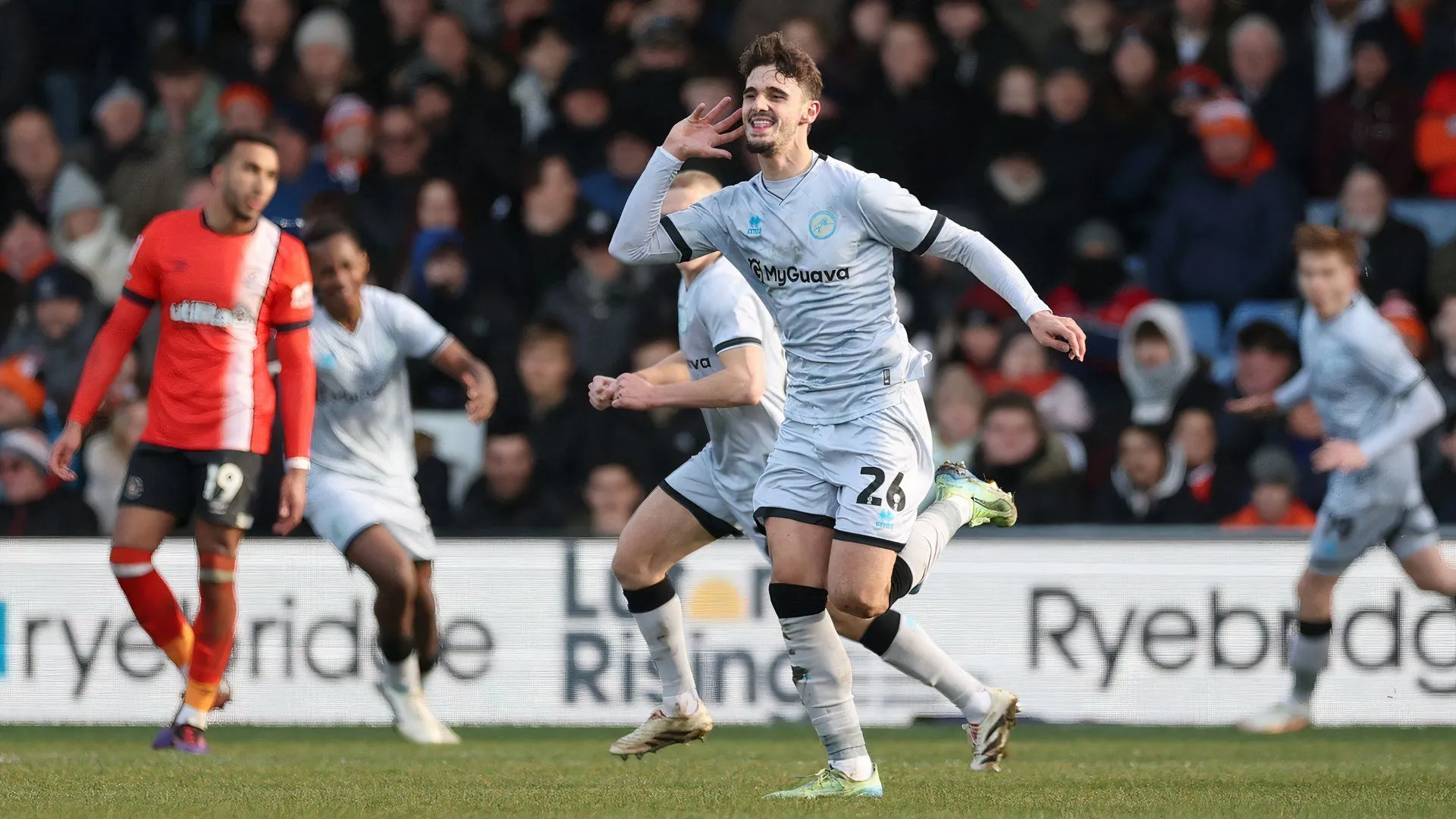 Mihailo Ivanovic ăn mừng bàn thắng trong màu áo Millwall tại Championship
