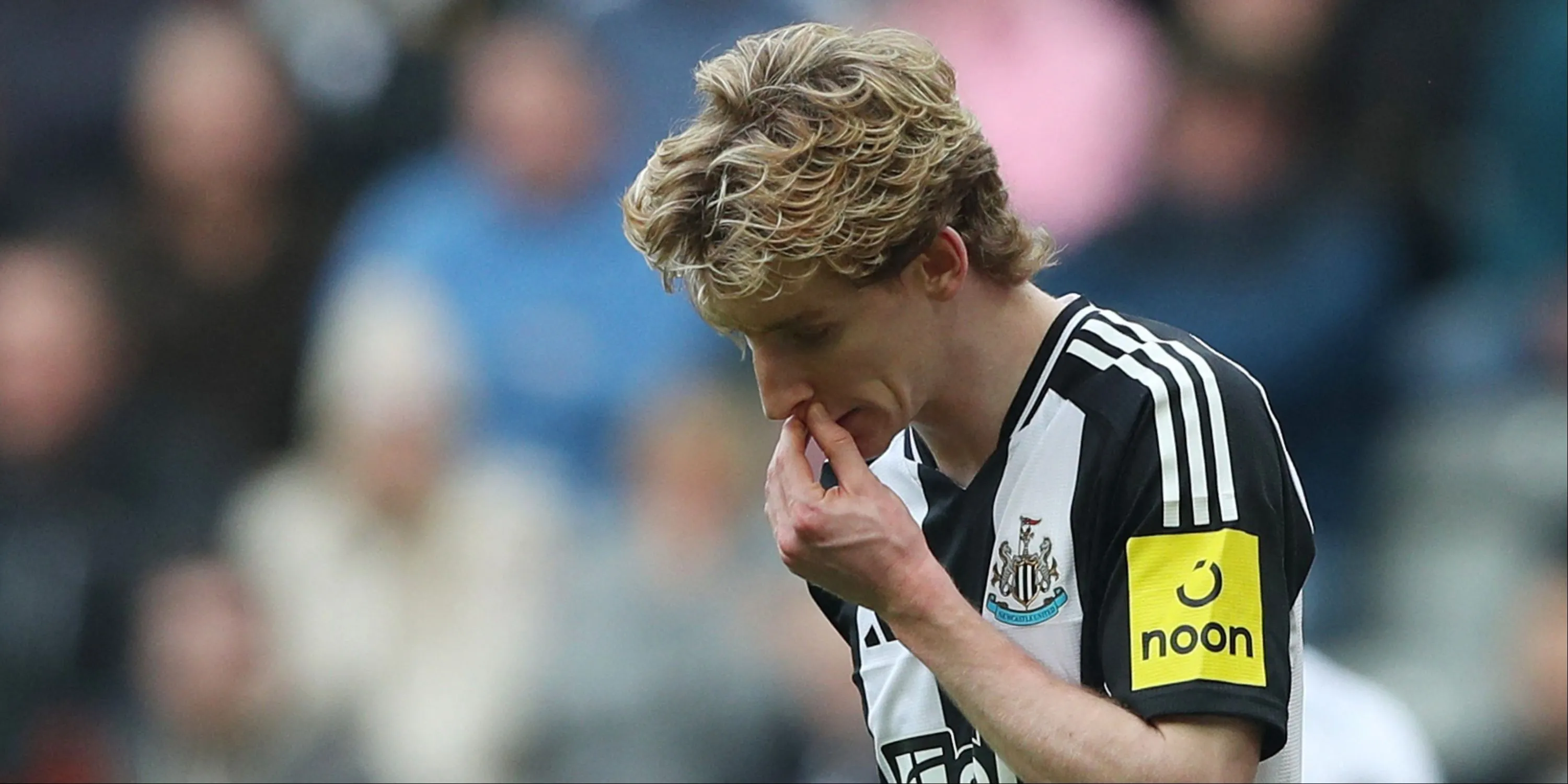 Anthony Gordon trong màu áo Newcastle United, cầu thủ Liverpool quan tâm trở lại