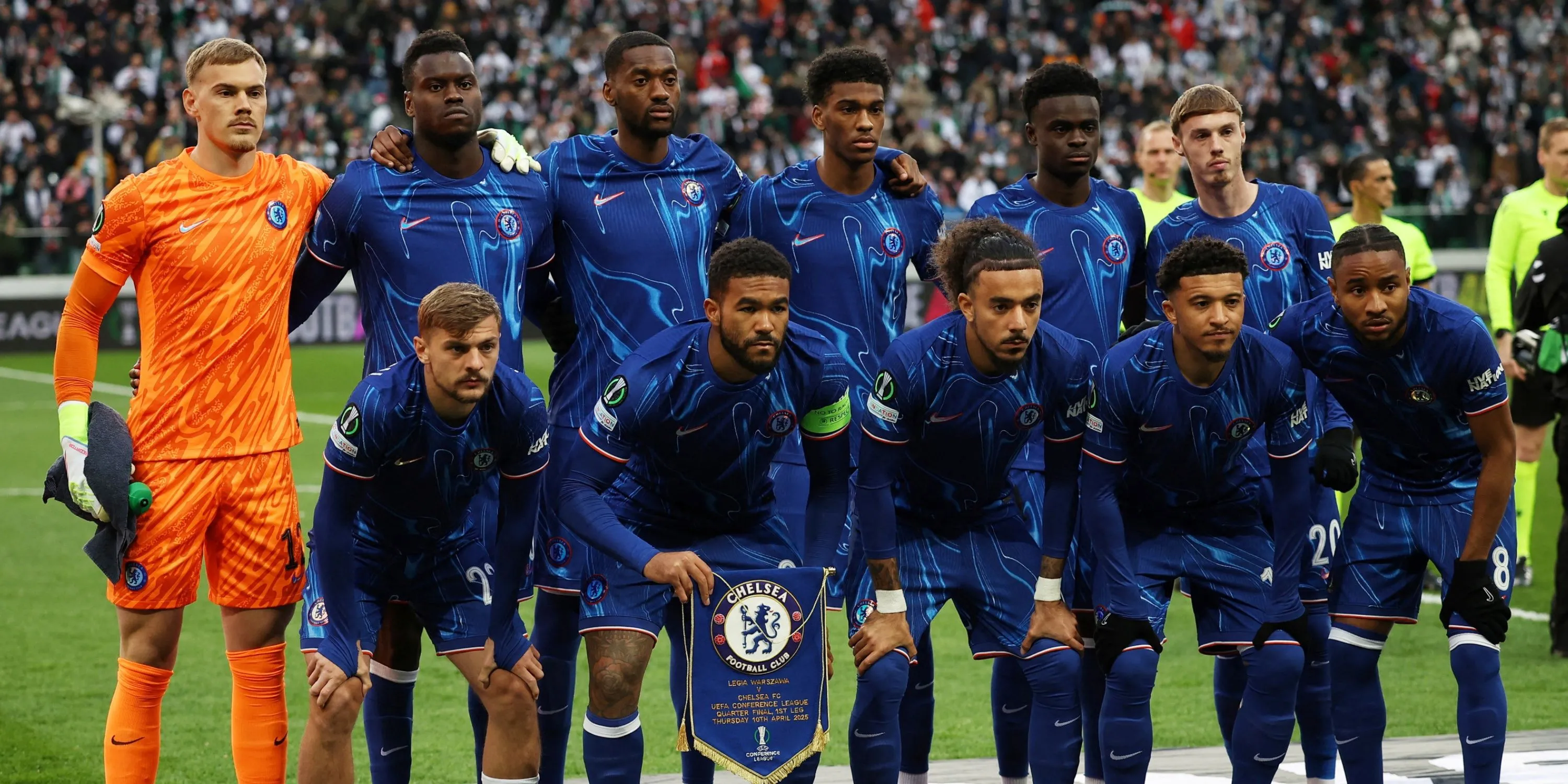 Cầu thủ Chelsea ăn mừng bàn thắng, hình ảnh liên quan đến các hoạt động của câu lạc bộ