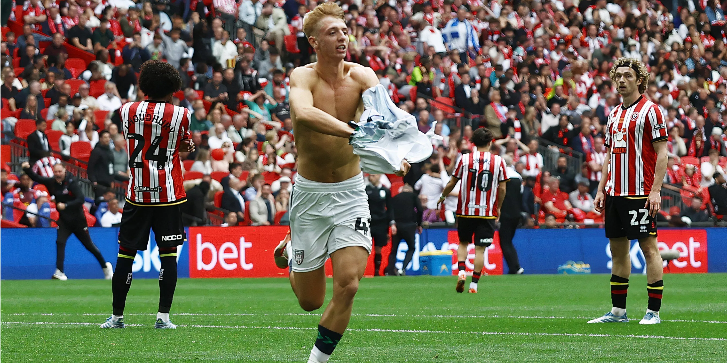 Cầu thủ trẻ Tommy Watson, người đã rời Sunderland.