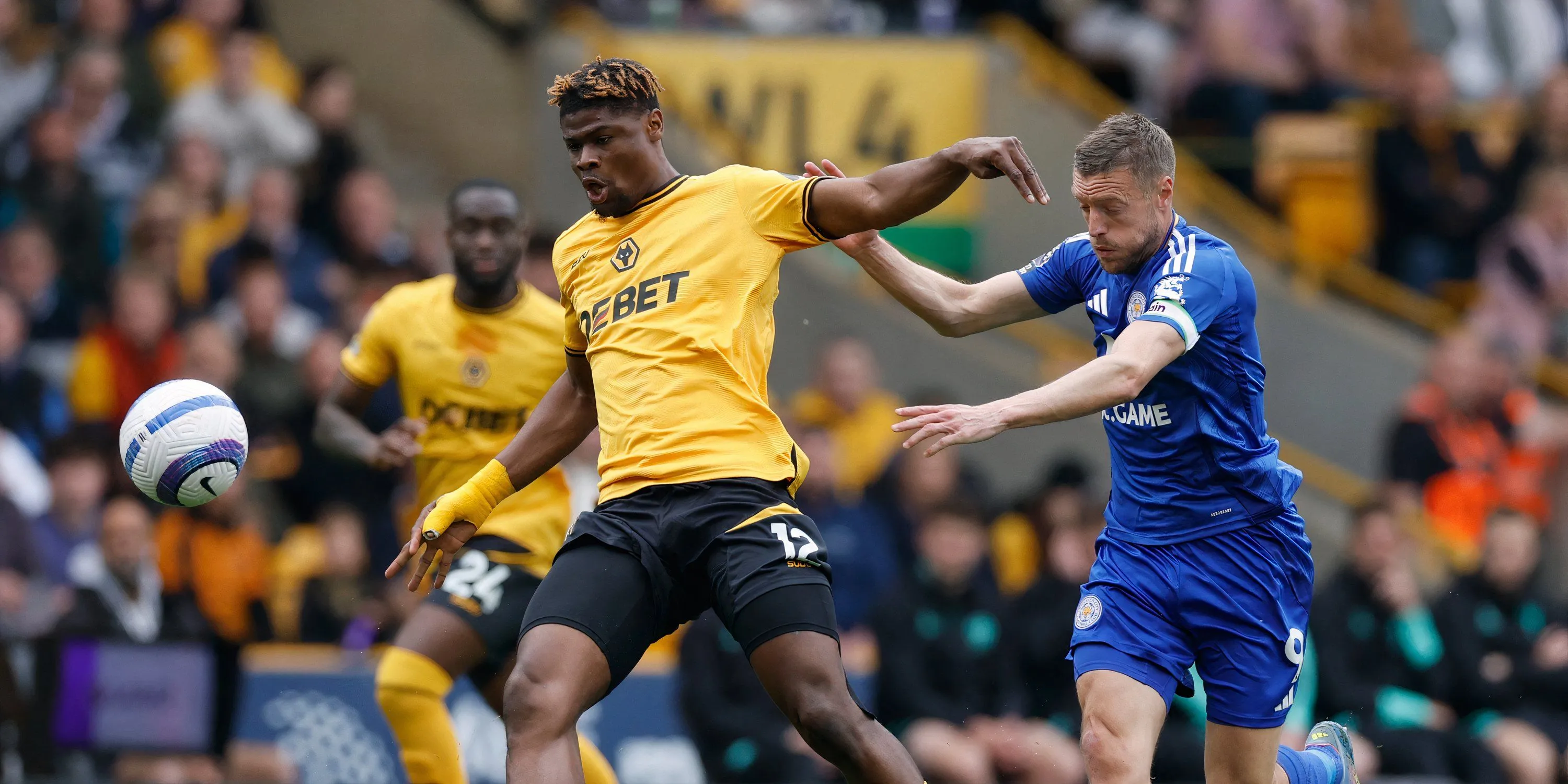 Emmanuel Agbadou, tân binh trung vệ của Wolves