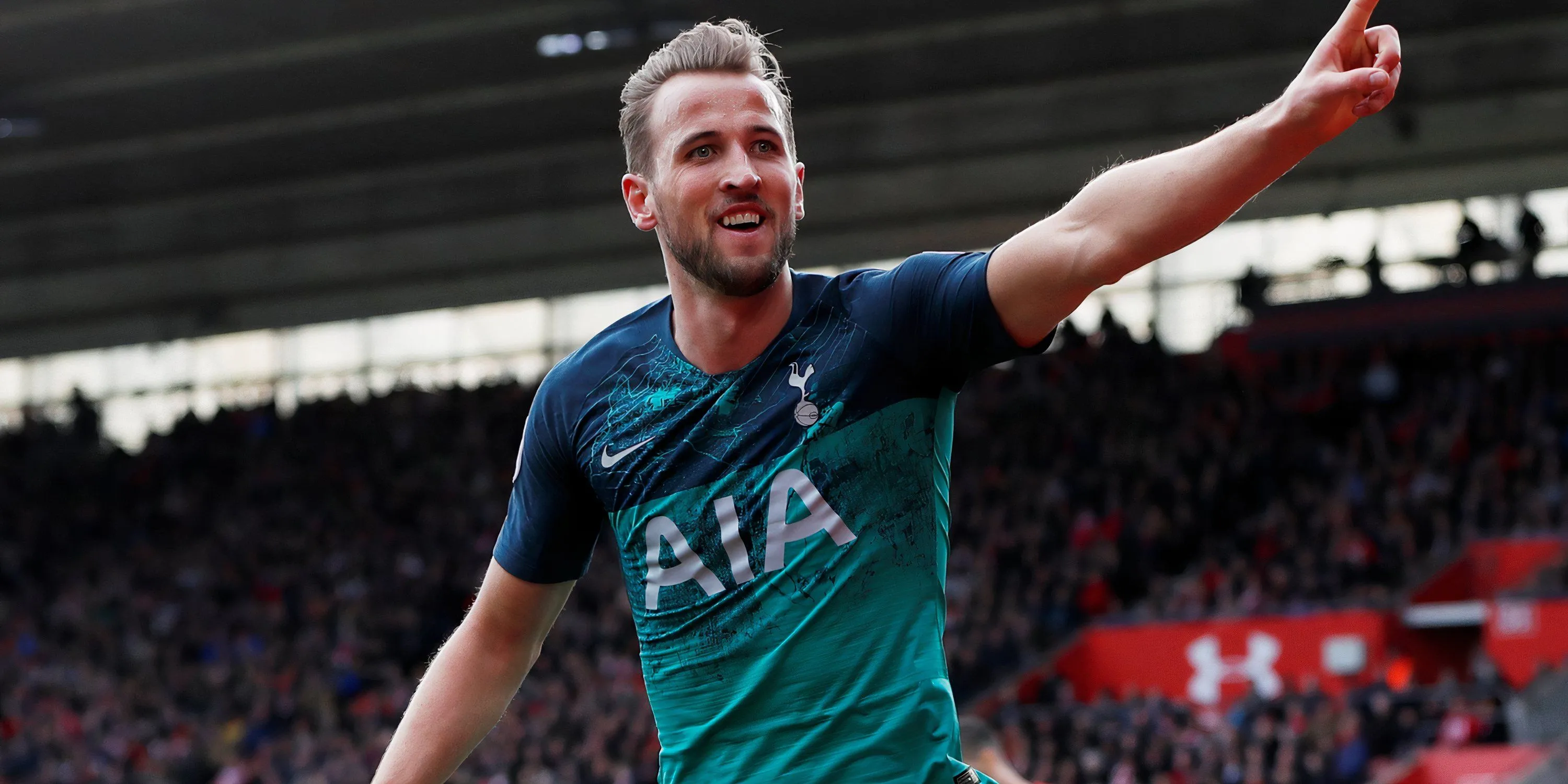 Harry Kane trong màu áo Tottenham Hotspur tại Premier League.