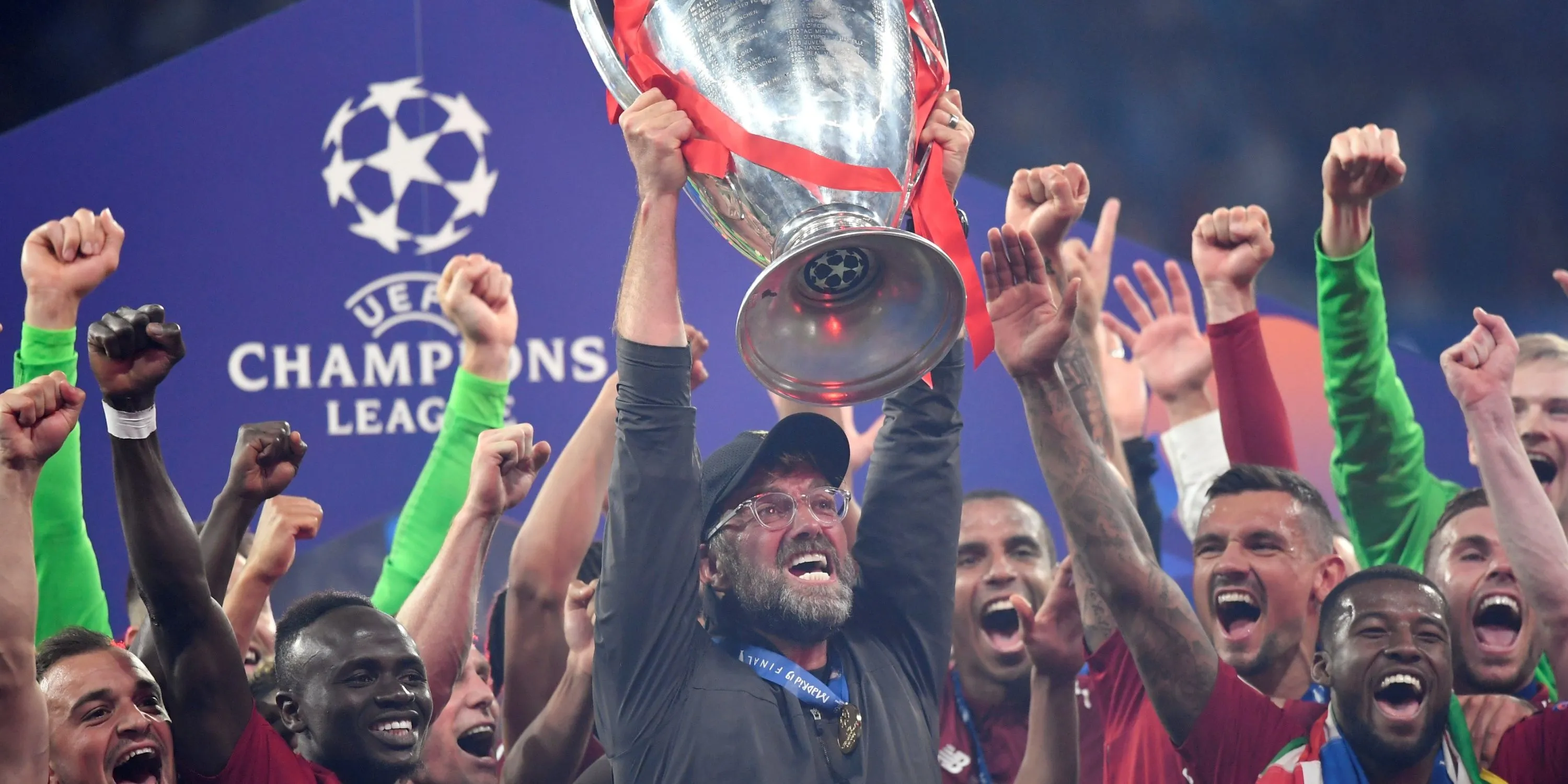 HLV Jurgen Klopp ăn mừng danh hiệu Champions League cùng Liverpool