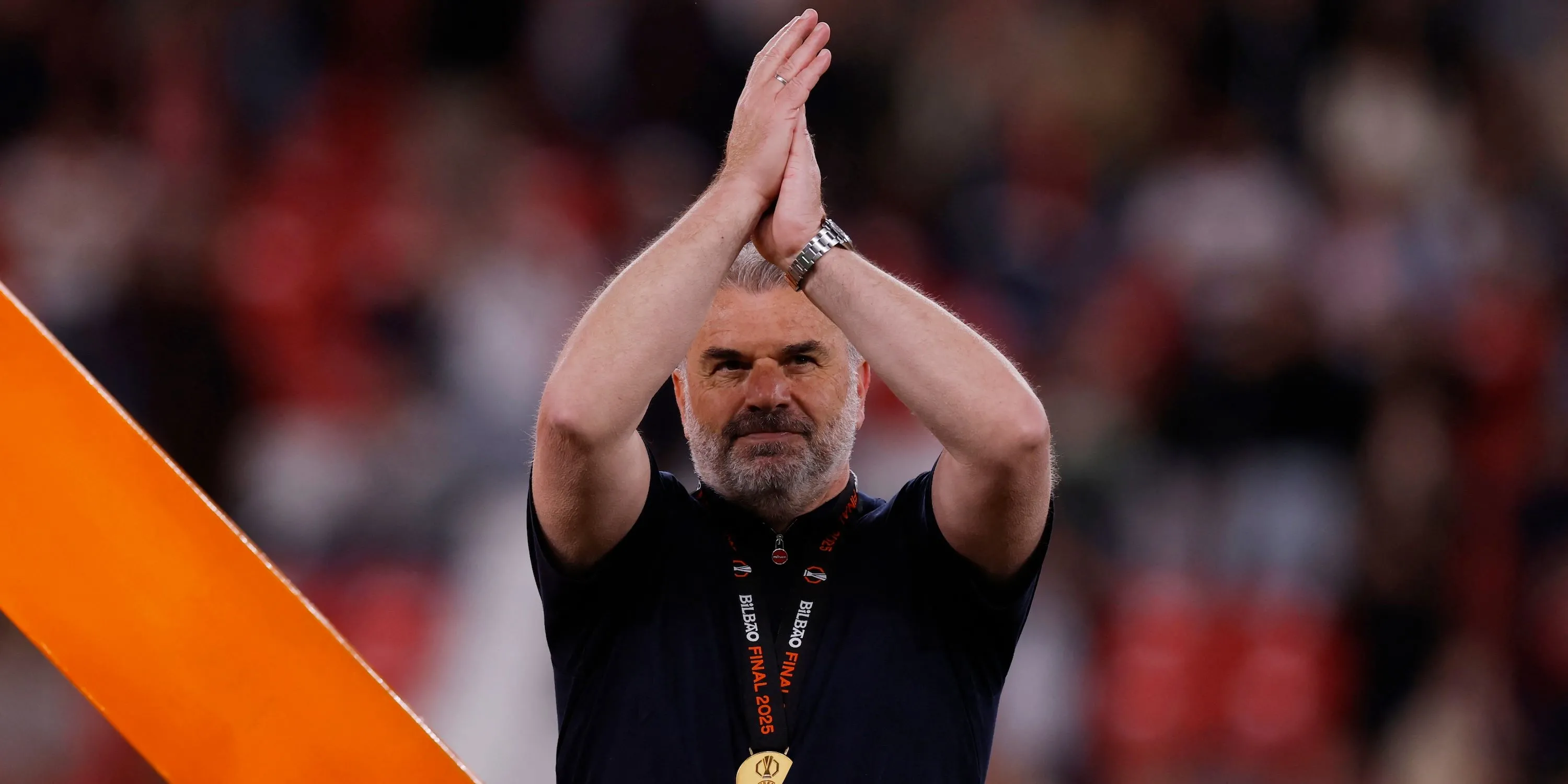 Huấn luyện viên trưởng Tottenham Hotspur Ange Postecoglou ăn mừng sau khi vô địch Europa League