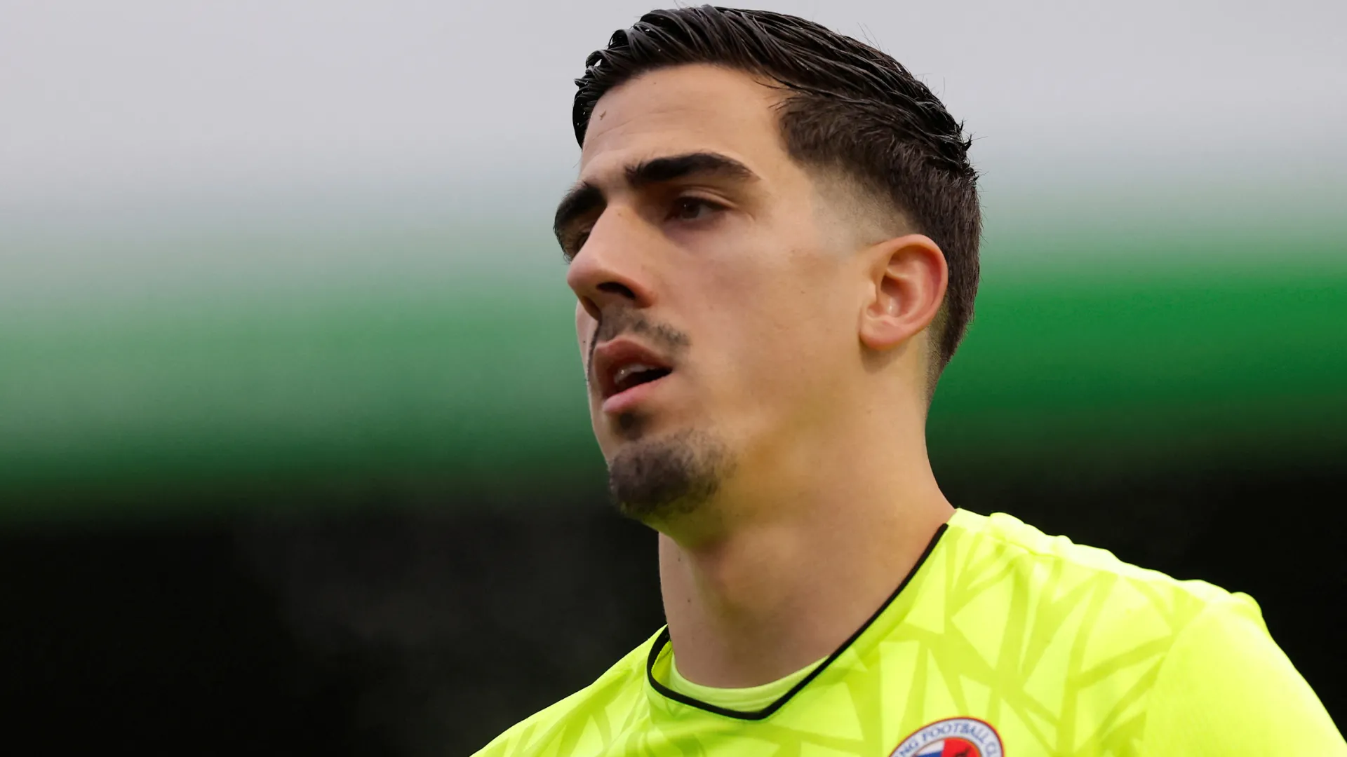 Joel Pereira tập luyện và khởi động cùng các đồng đội tại Reading
