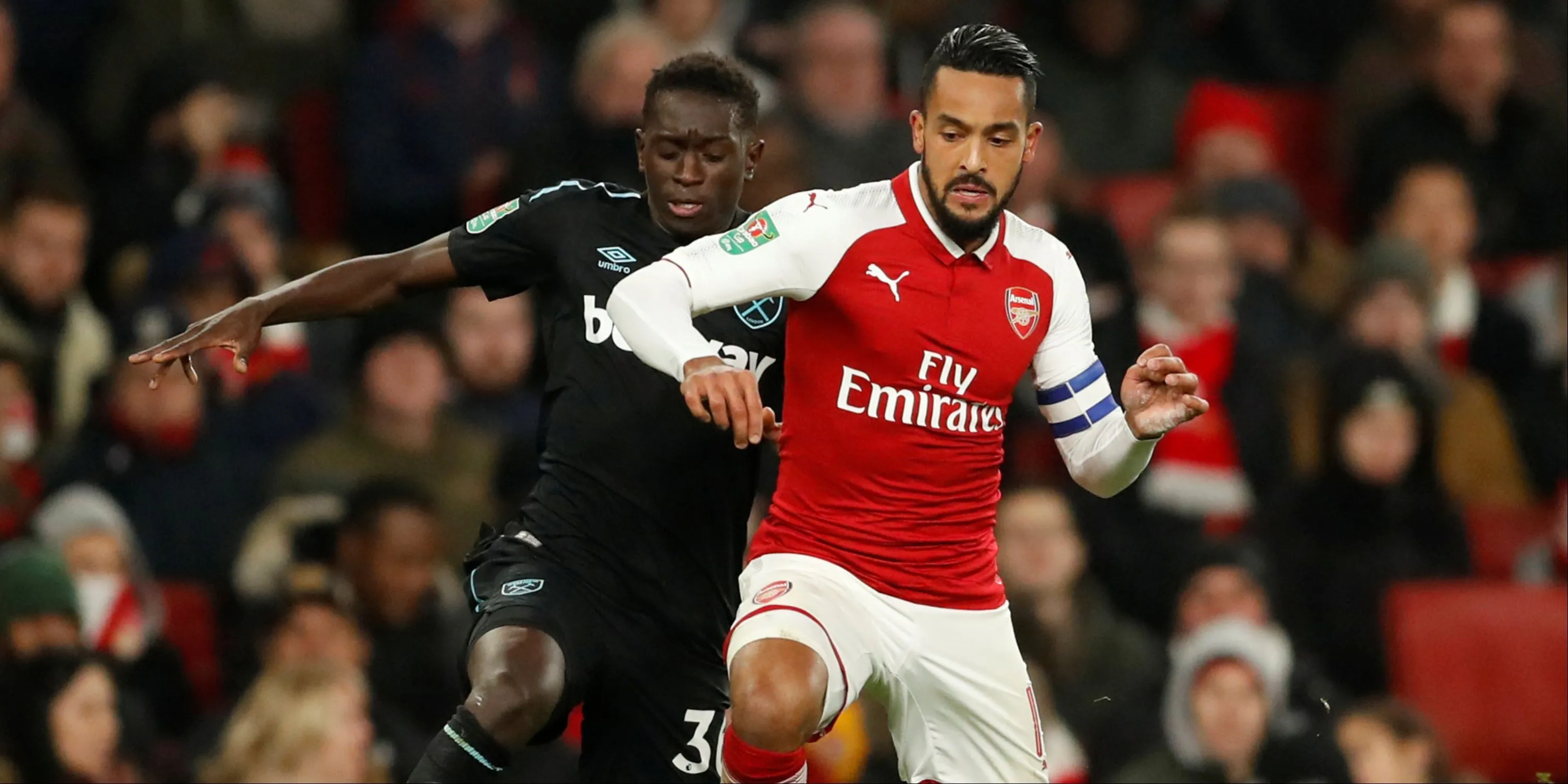 Theo Walcott bình luận về Arsenal và Chelsea