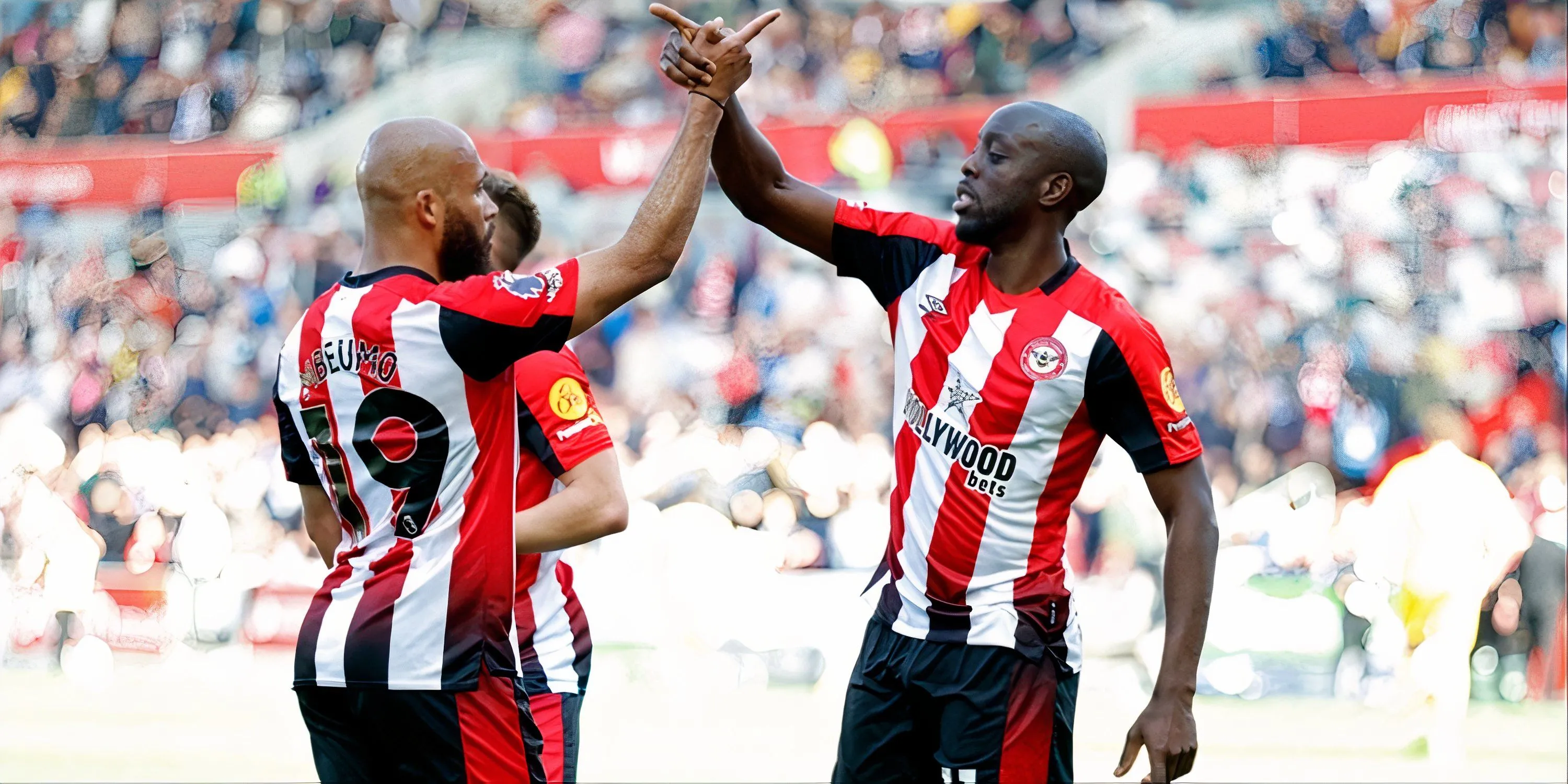 Tiền đạo Bryan Mbeumo (áo vàng) của Brentford, mục tiêu chuyển nhượng hàng đầu của Manchester United