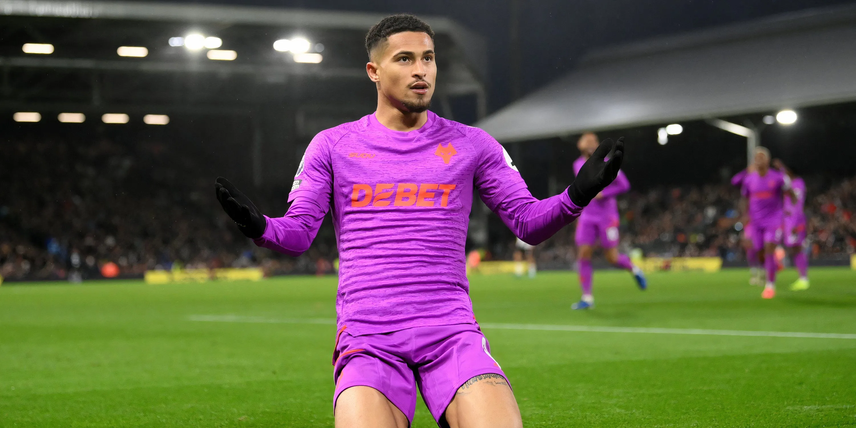 Tiền vệ Joao Gomes trong màu áo Wolverhampton Wanderers