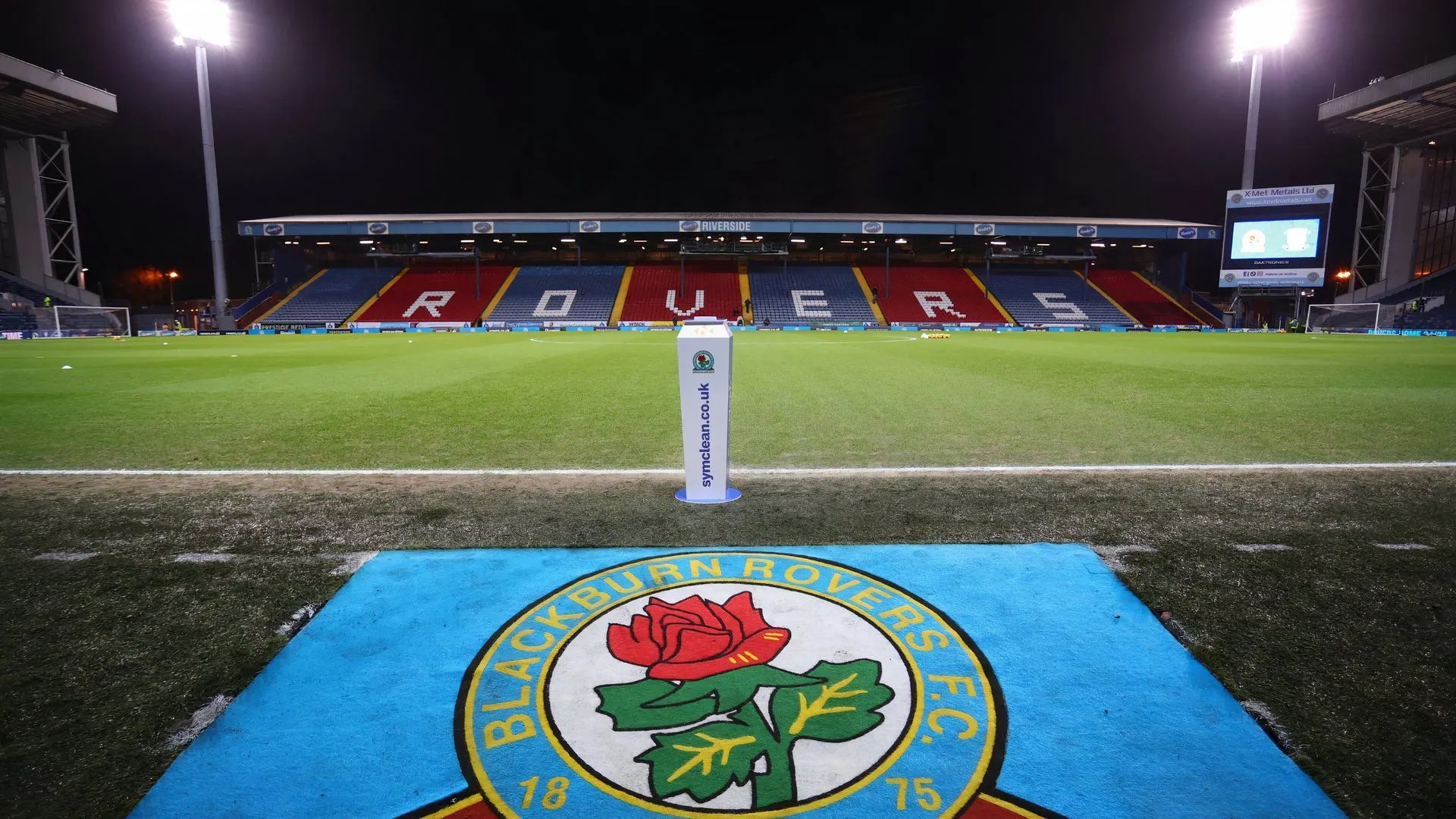Toàn cảnh sân Ewood Park, sân nhà của Blackburn Rovers, nơi Igor Tyjon đang thi đấu