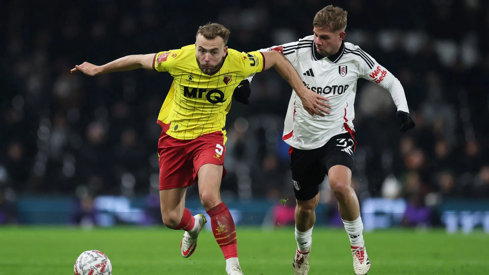 Trung vệ Ryan Porteous thi đấu cho Watford