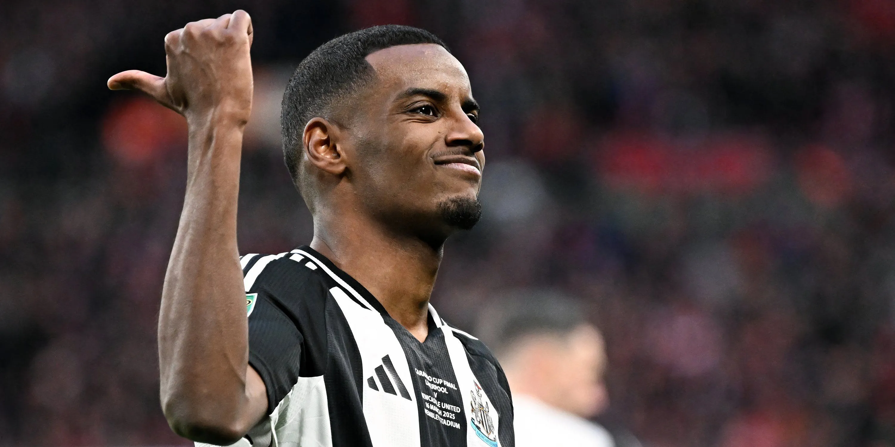 Alexander Isak trong màu áo Newcastle United thi đấu tại Premier League, mục tiêu chuyển nhượng của Liverpool