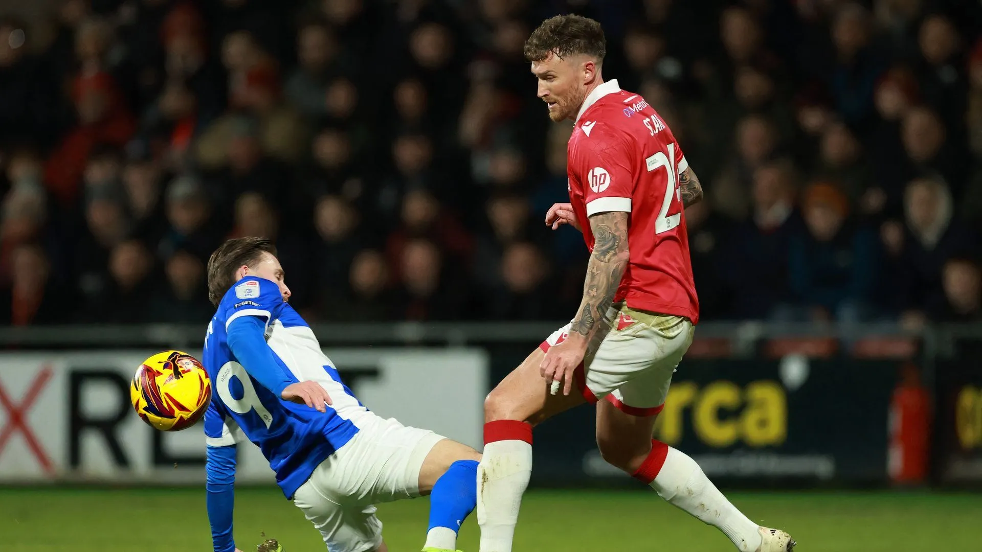 Alfie May thi đấu cho Birmingham City trong trận gặp Wrexham