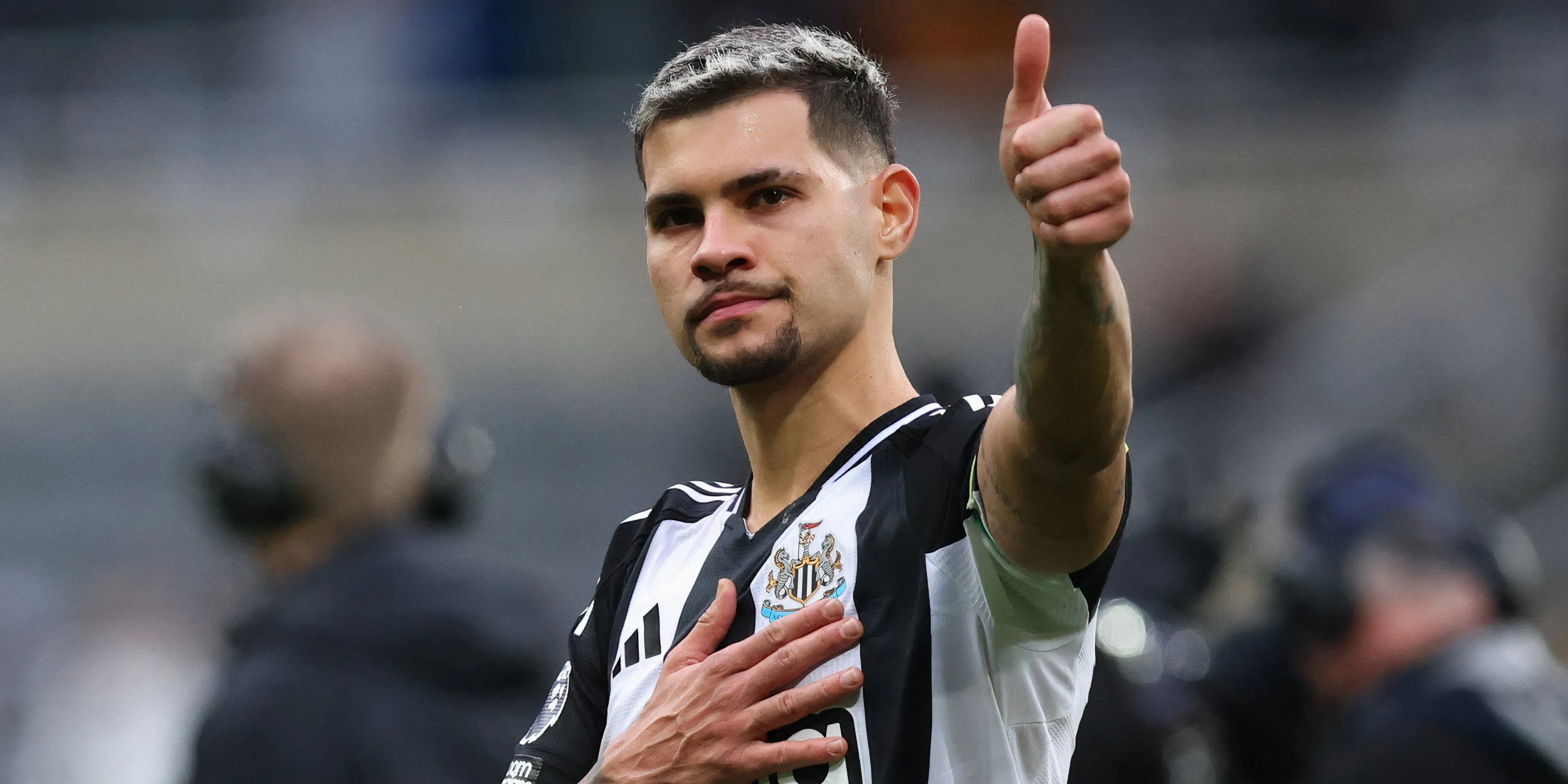 Bruno Guimaraes ăn mừng bàn thắng cho Newcastle United