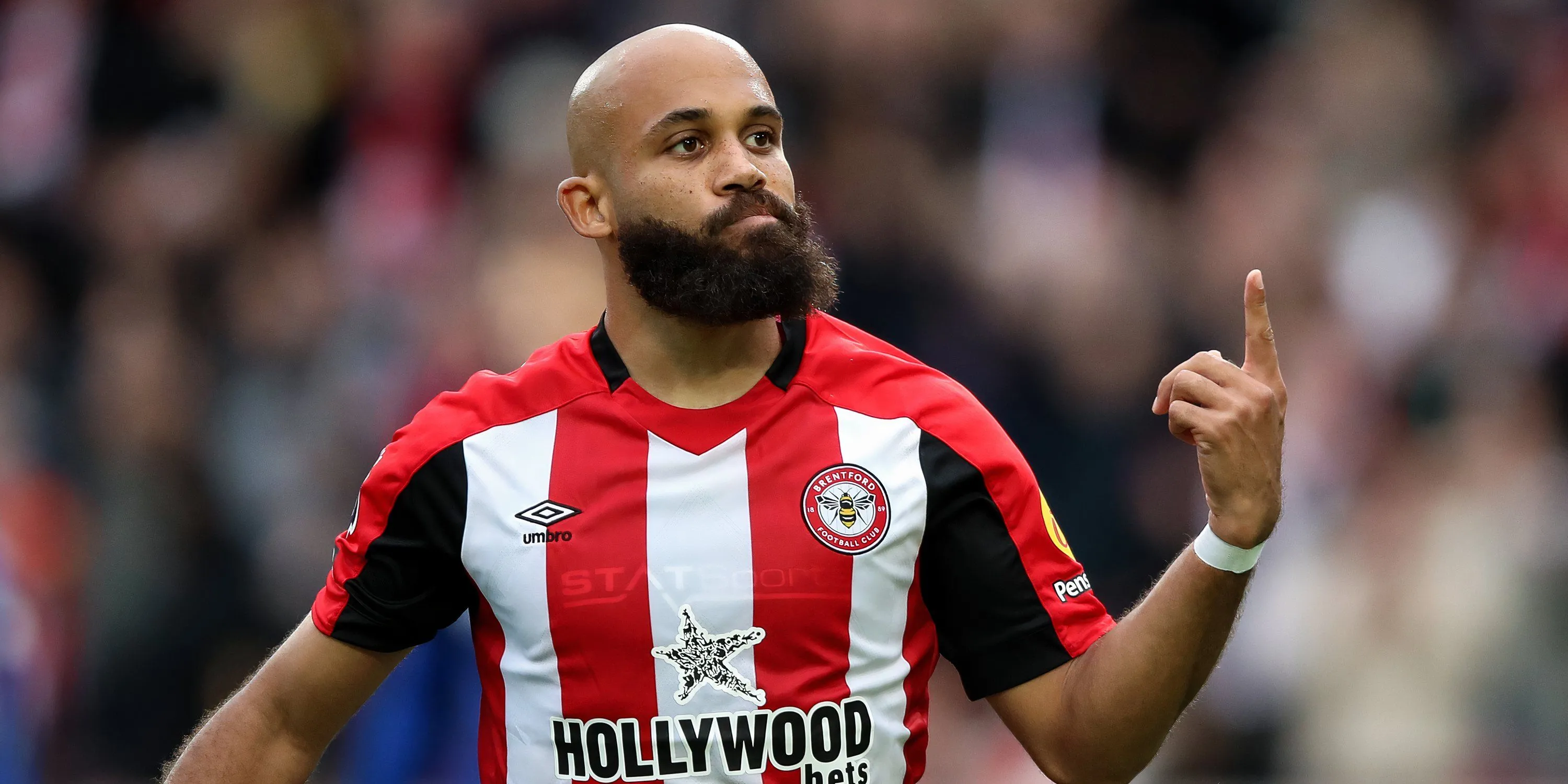 Bryan Mbeumo ăn mừng bàn thắng cho Brentford, mục tiêu của MU