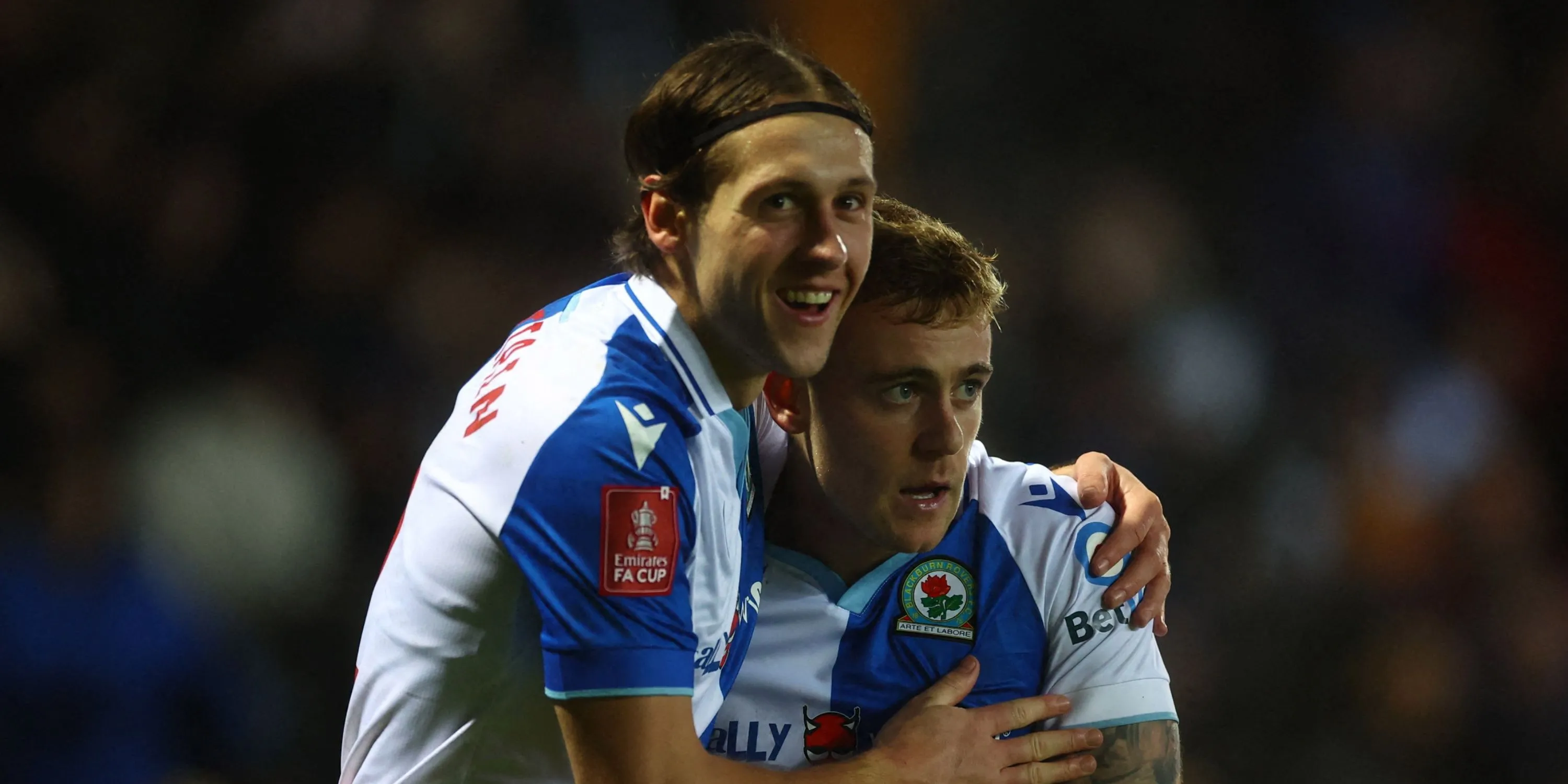 Callum Brittain, hậu vệ của Blackburn Rovers, đang được Derby County theo đuổi trên thị trường chuyển nhượng