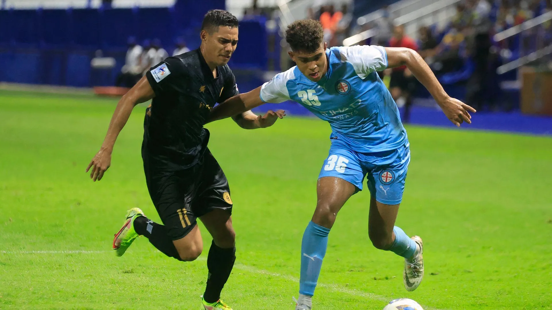 Cầu thủ chạy cánh Raphael Borges Rodrigues của Coventry City, người cần thêm thời gian thi đấu để phát triển tại Anh.