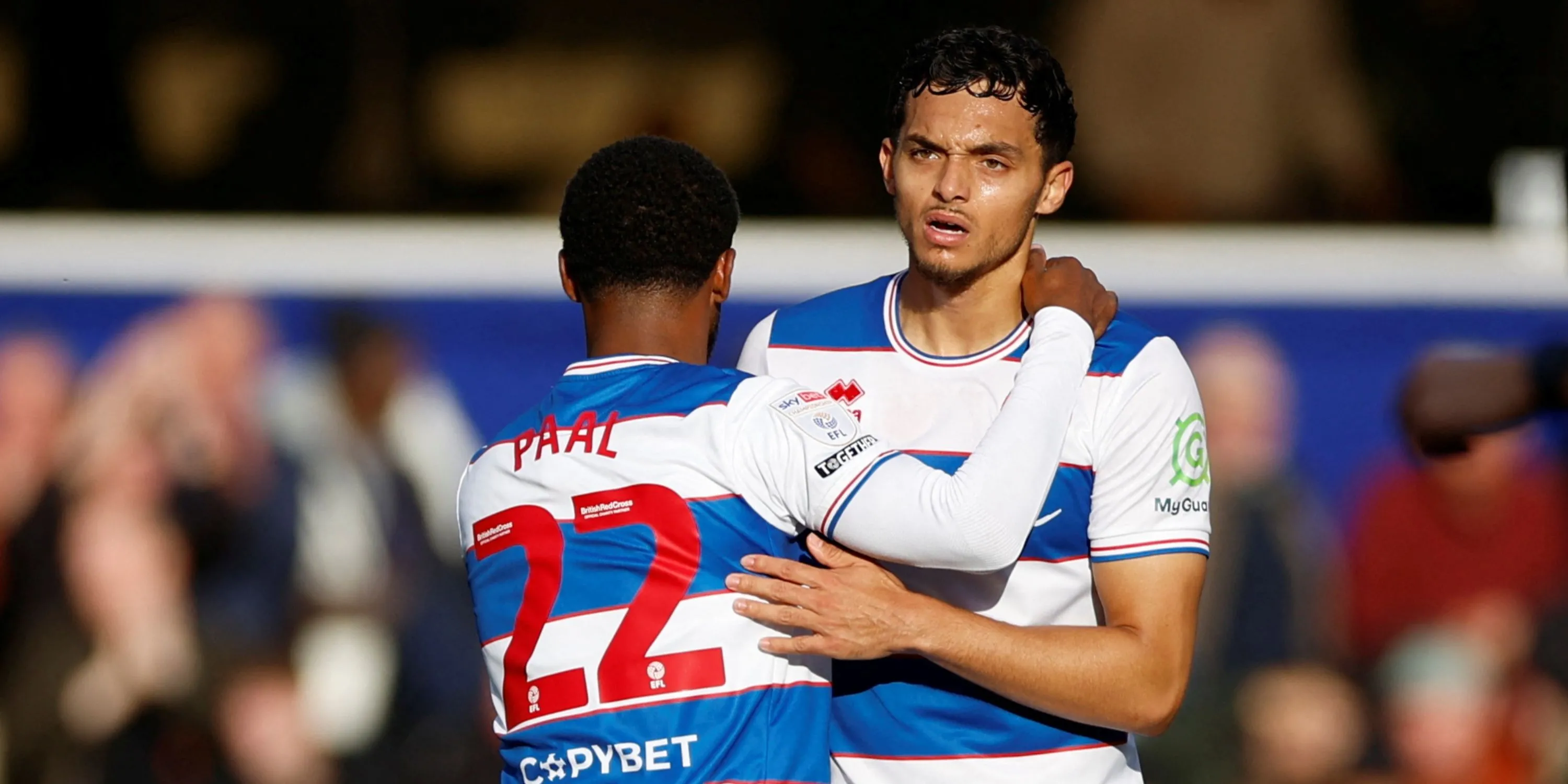 Cầu thủ Queens Park Rangers trong một trận đấu tại giải hạng nhất Anh.