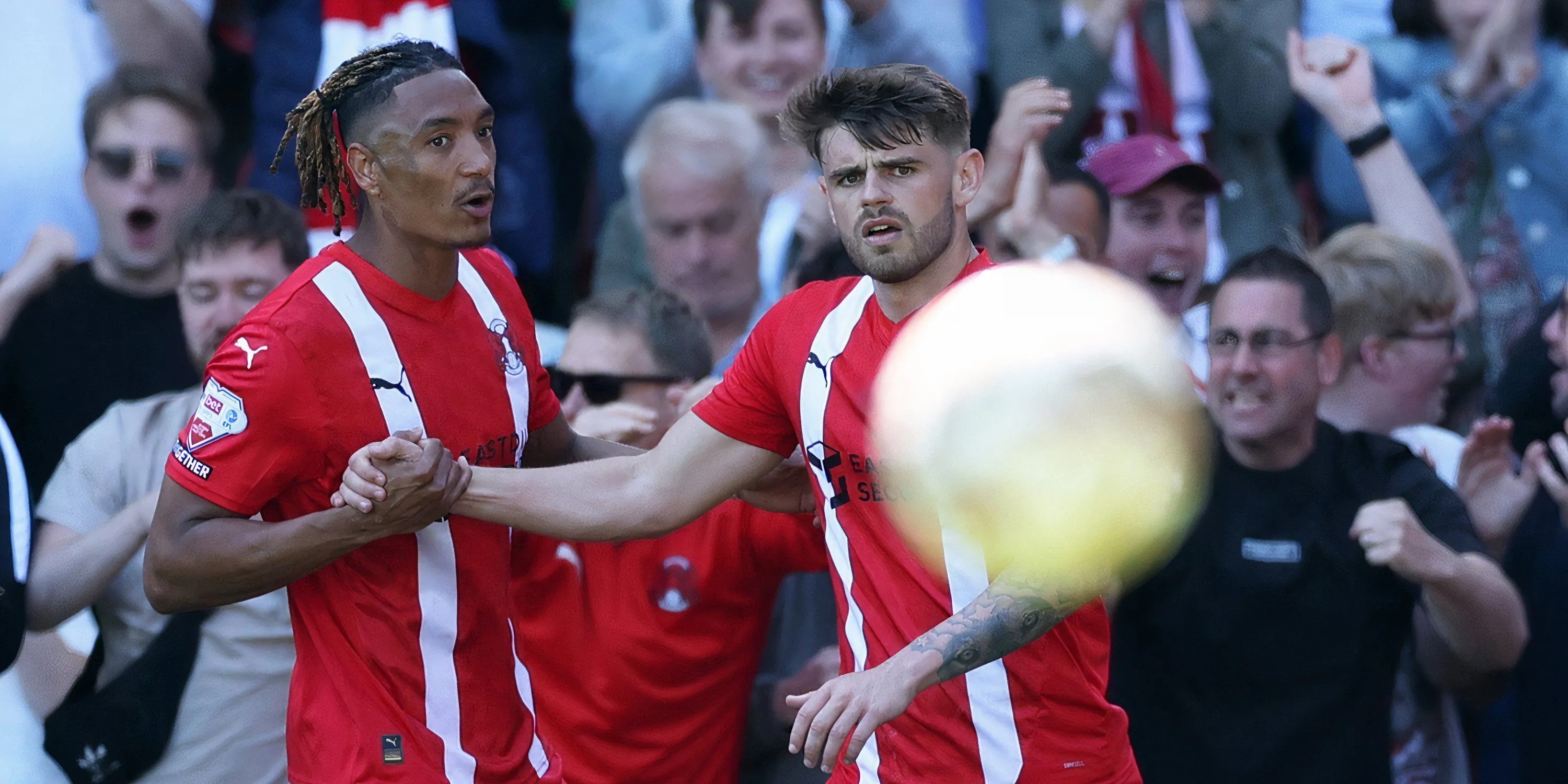 Charlie Kelman, tiền đạo trẻ tiềm năng của QPR, người đang được nhiều CLB để mắt.