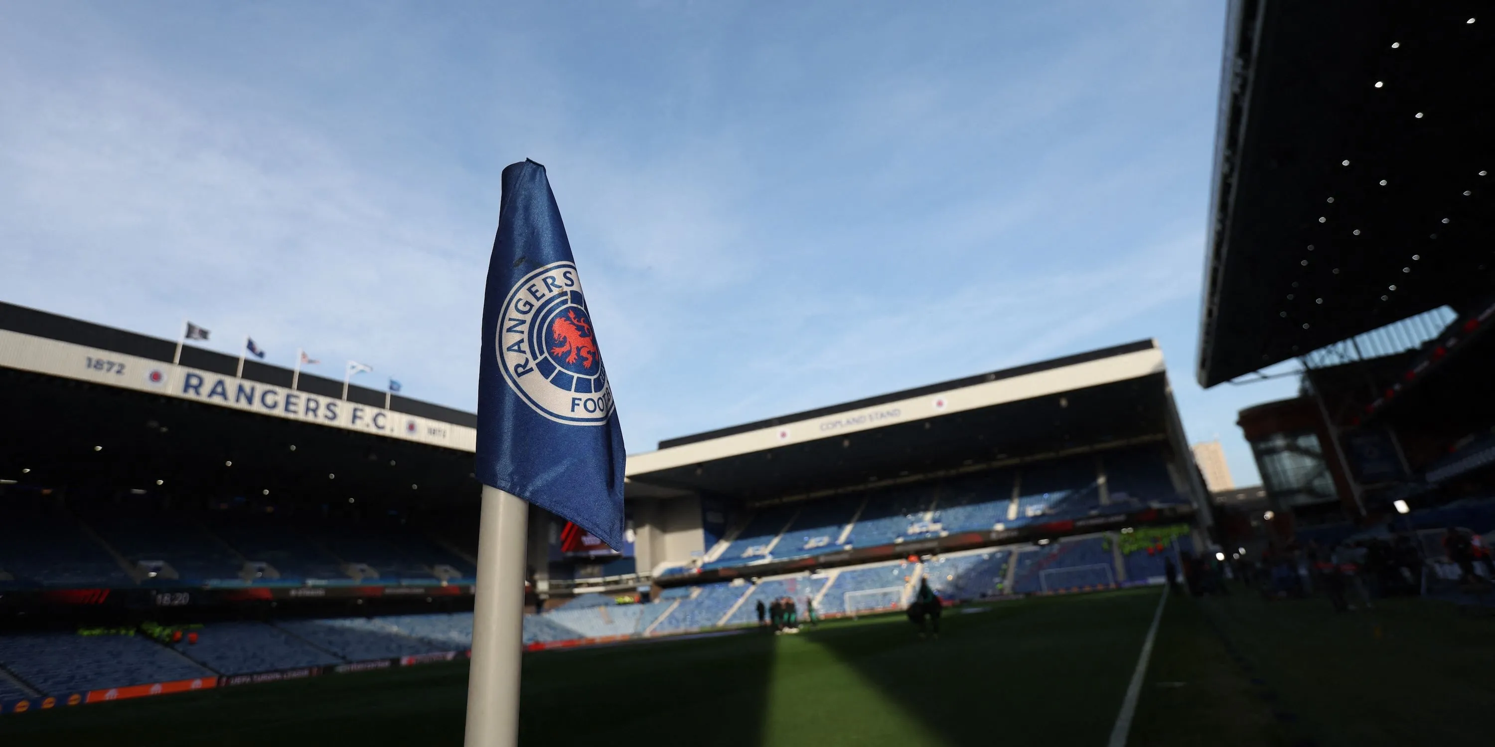 Cờ góc tại sân Ibrox, thánh địa của câu lạc bộ Rangers tại Scotland