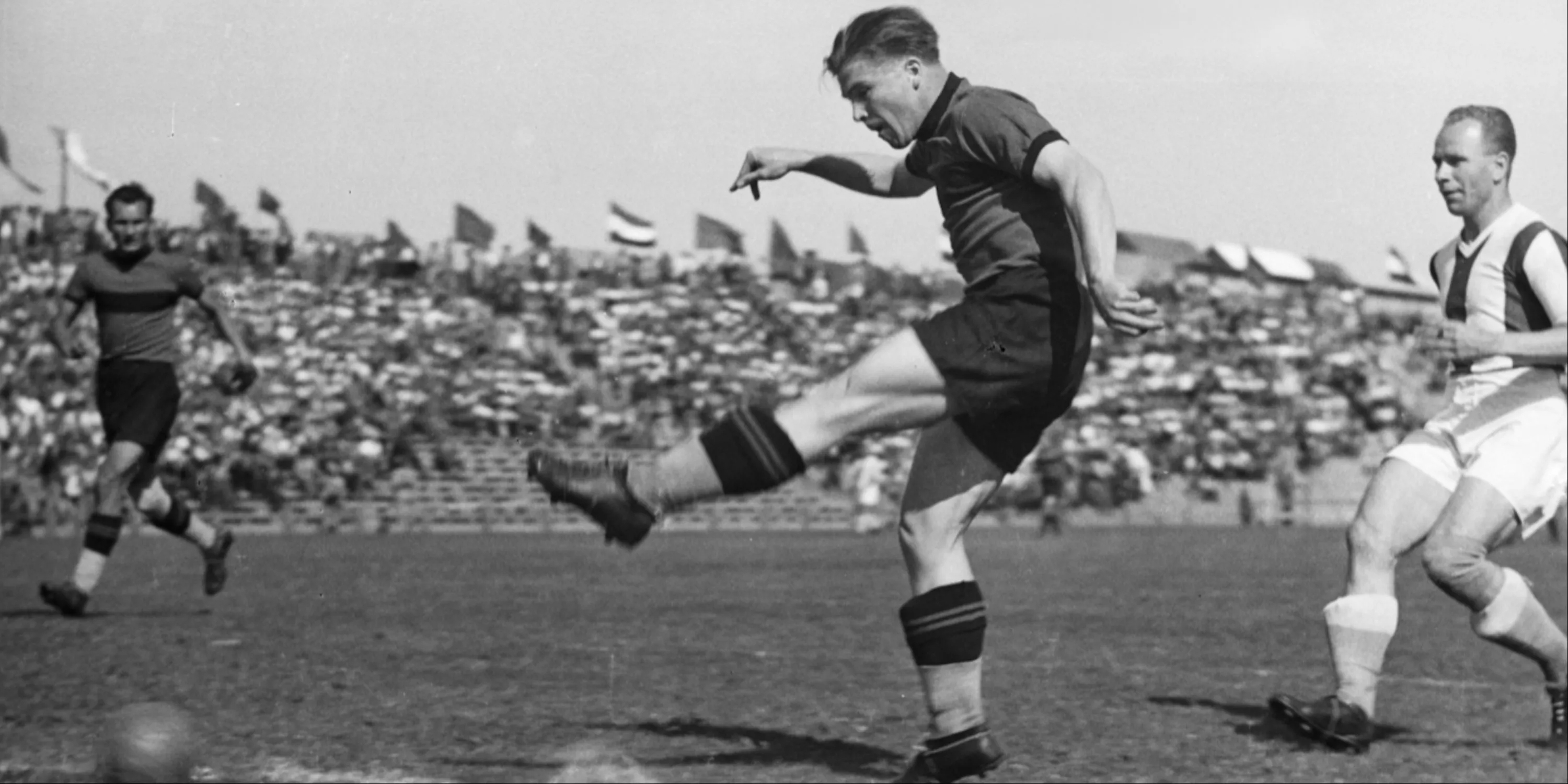 Ferenc Puskas trong màu áo Budapest Honved