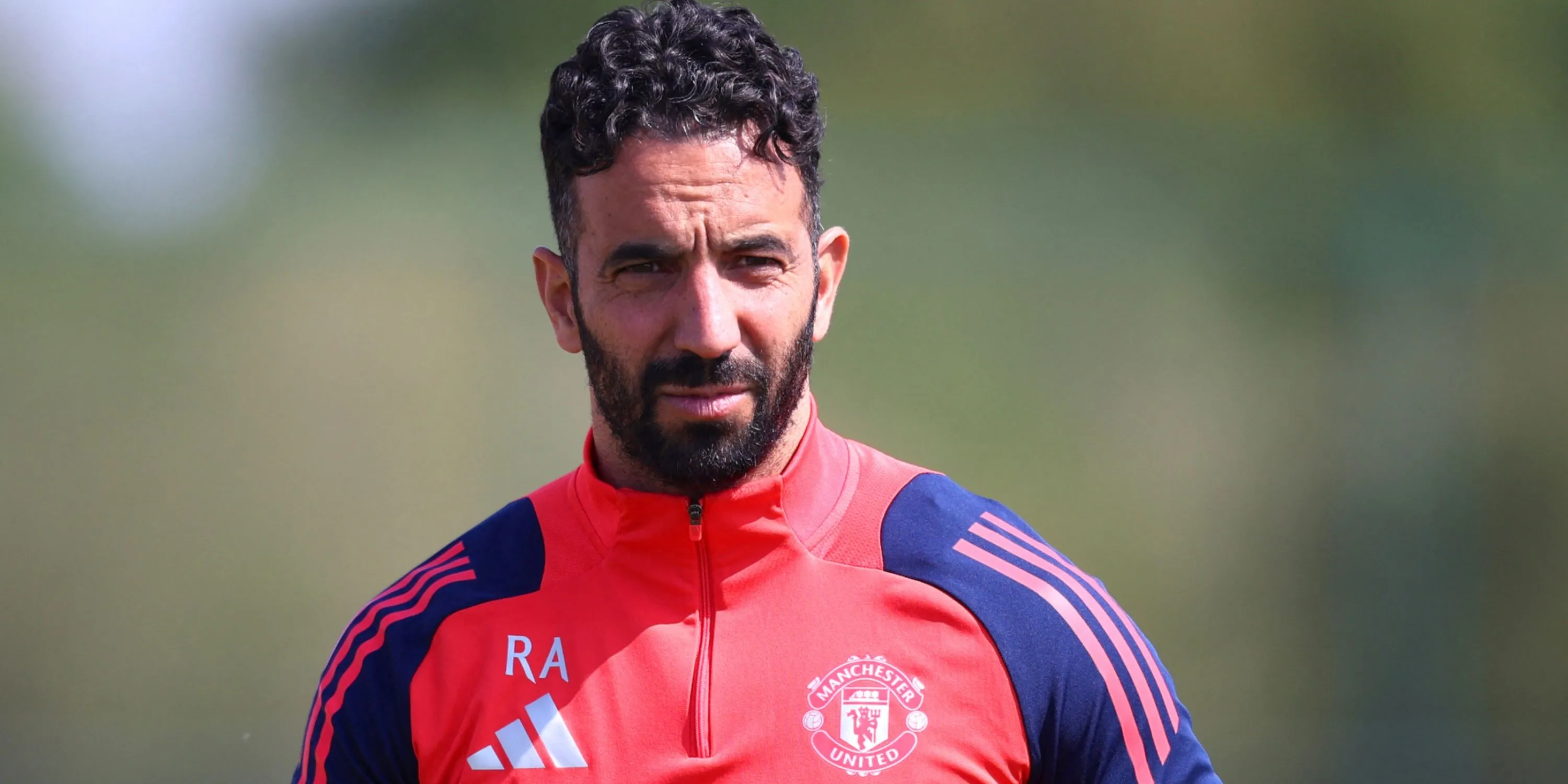 Huấn luyện viên Ruben Amorim của Manchester United, người đang tìm kiếm các bản hợp đồng mới.