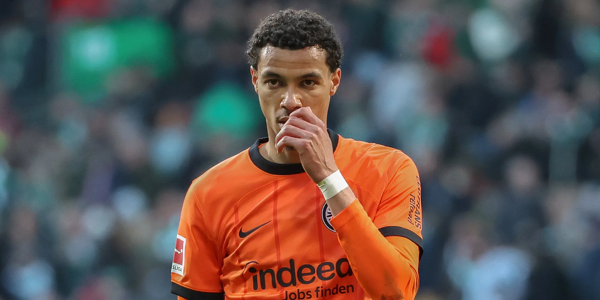 Hugo Ekitike trong màu áo Eintracht Frankfurt, mục tiêu hàng đầu của Man United và Newcastle.