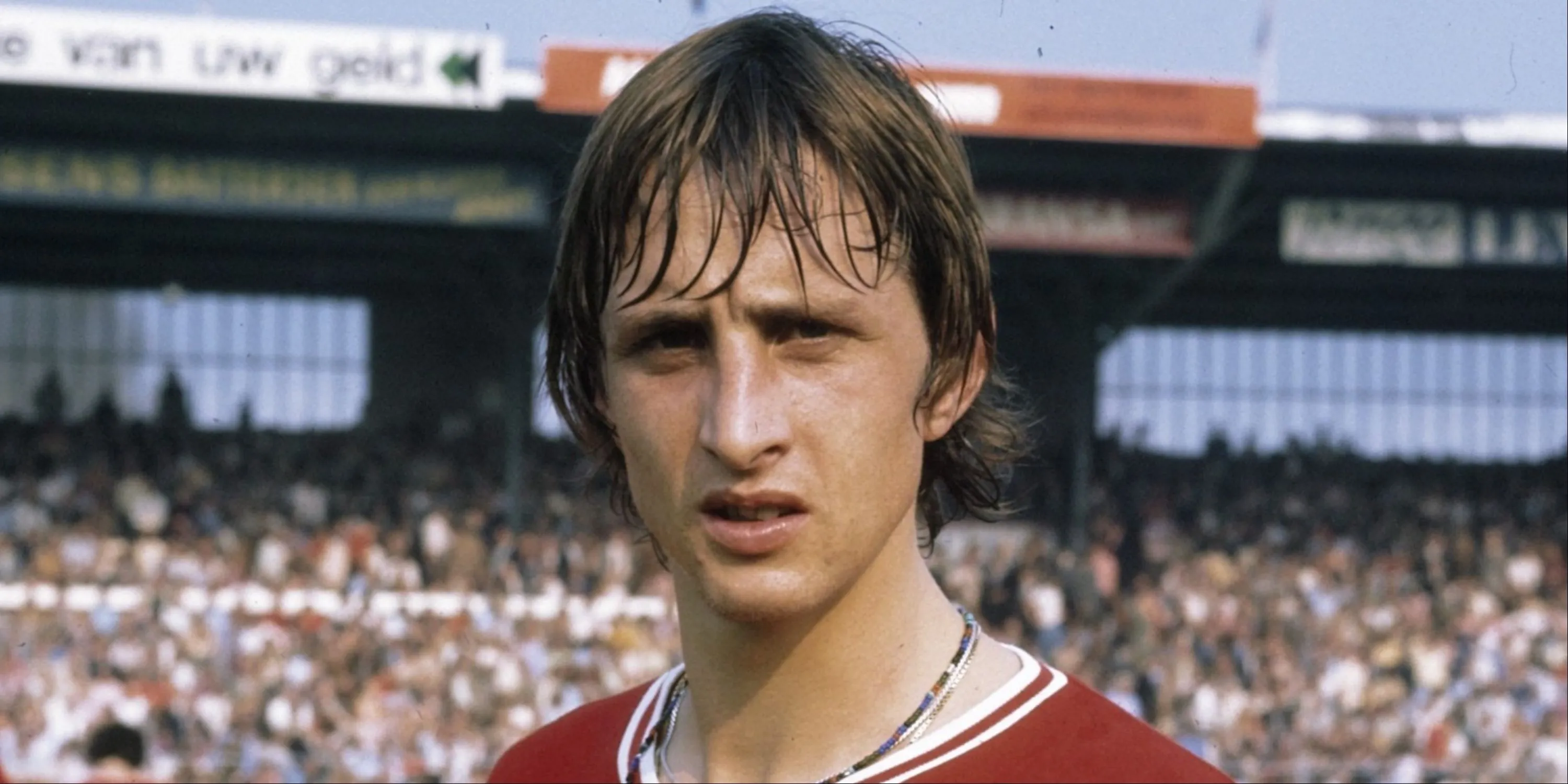Huyền thoại Johan Cruyff trong màu áo Ajax