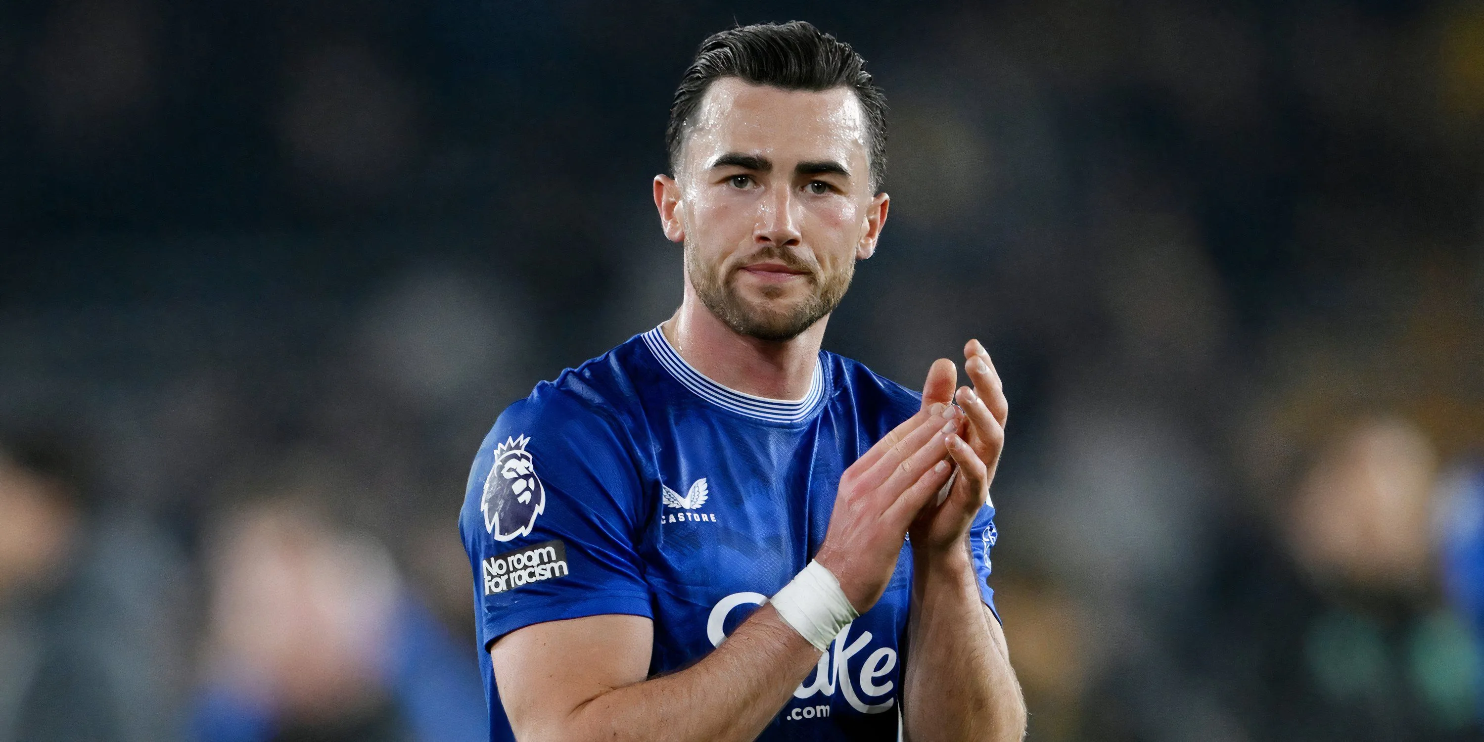 Jack Harrison thi đấu cho Everton trước khi trở lại Leeds United