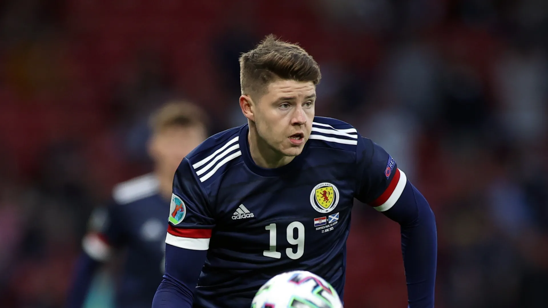 Kevin Nisbet trong màu áo đội tuyển Scotland thi đấu quốc tế