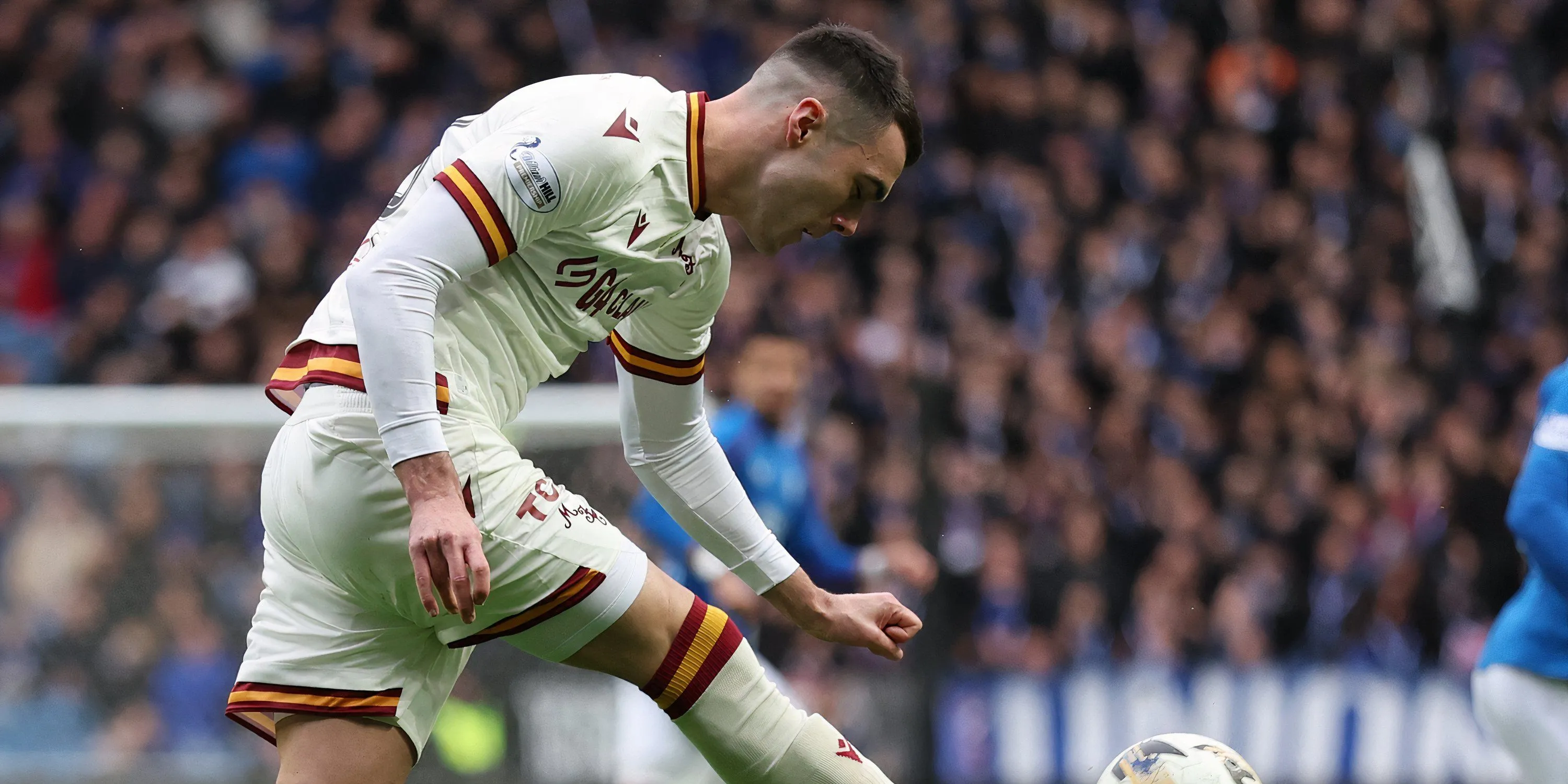 Lennon Miller tài năng trẻ Motherwell được Celtic săn đón