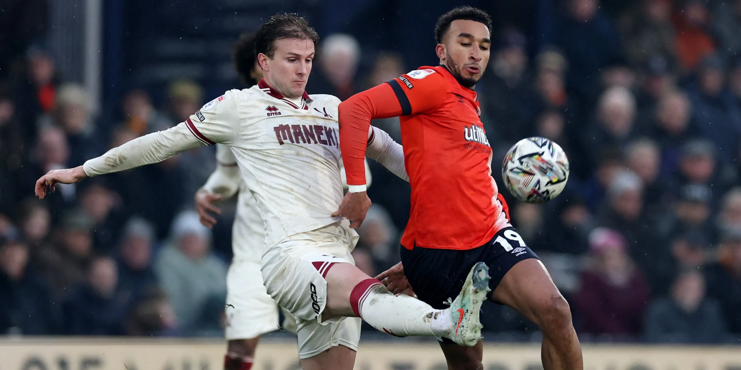 Rob Holding trong màu áo Crystal Palace tại Premier League