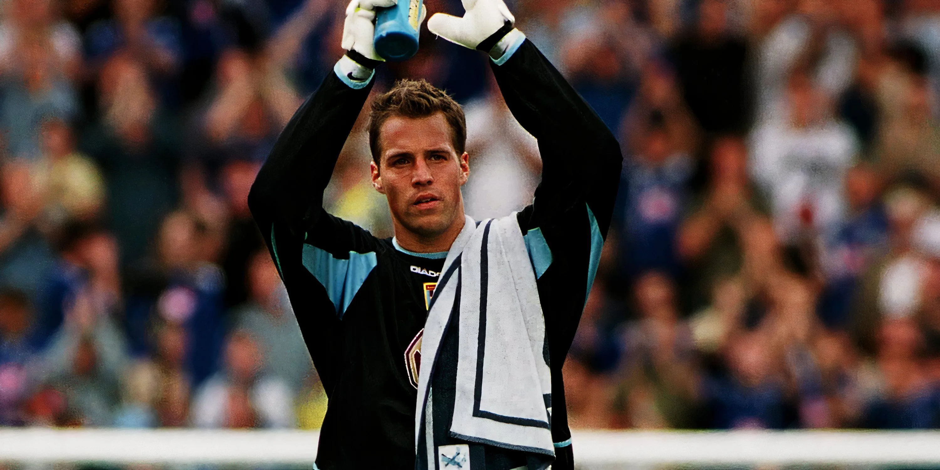 Thủ môn Thomas Sorensen, huyền thoại đáng tin cậy của Sunderland, Aston Villa và Stoke City tại Premier League.