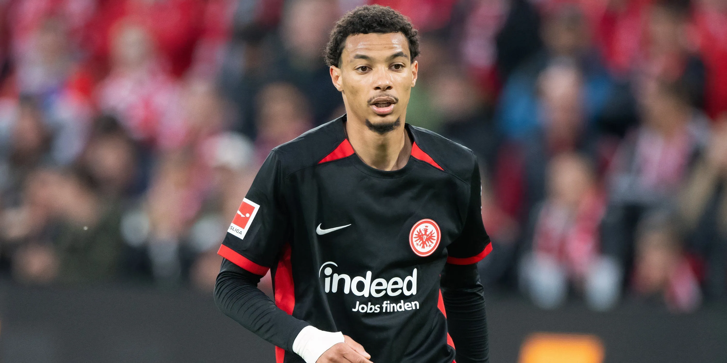 Tiền đạo Hugo Ekitike của Eintracht Frankfurt thi đấu trong một trận đấu tại Bundesliga