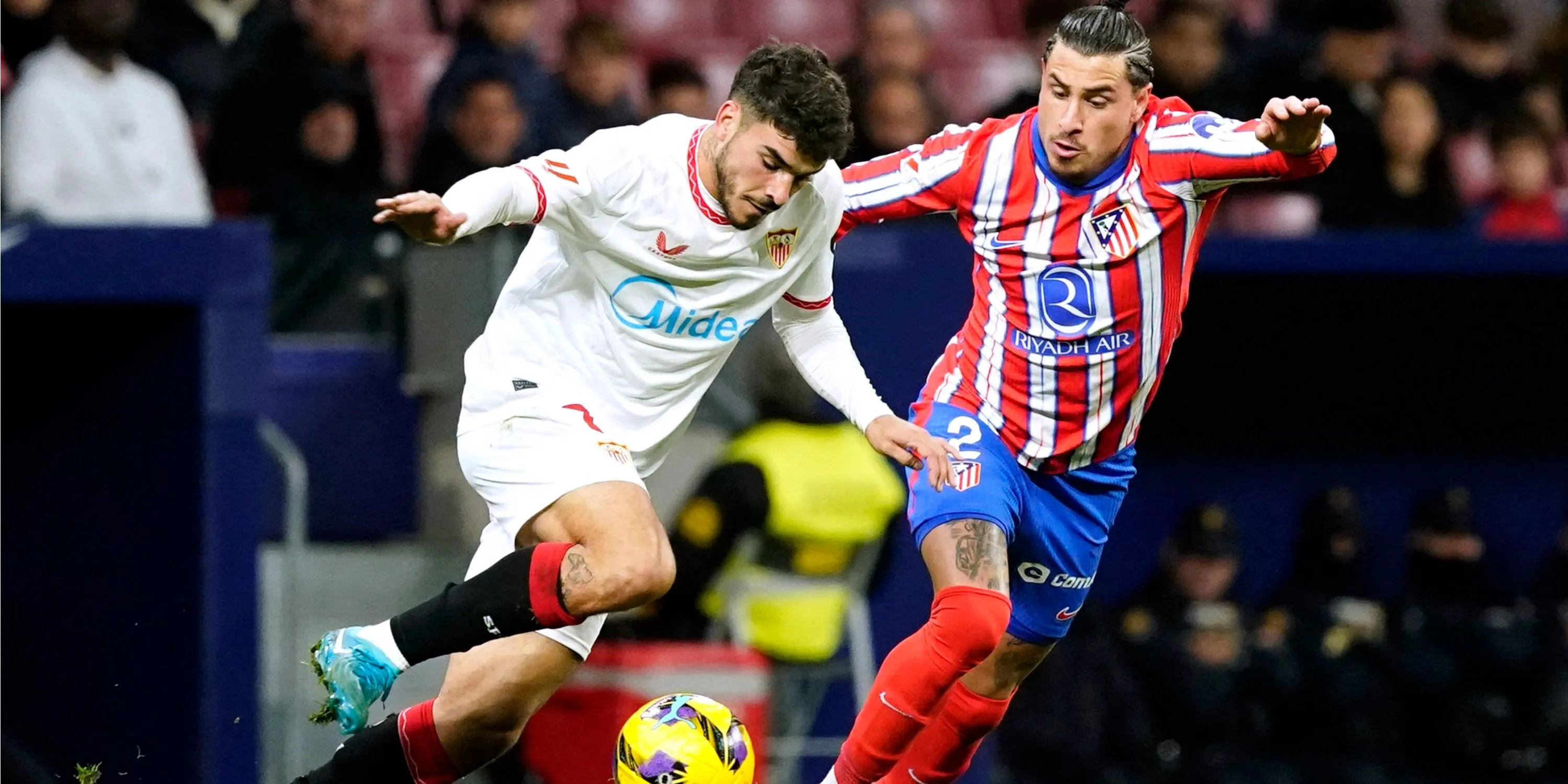Tiền đạo Isaac Romero của Sevilla trên sân cỏ La Liga