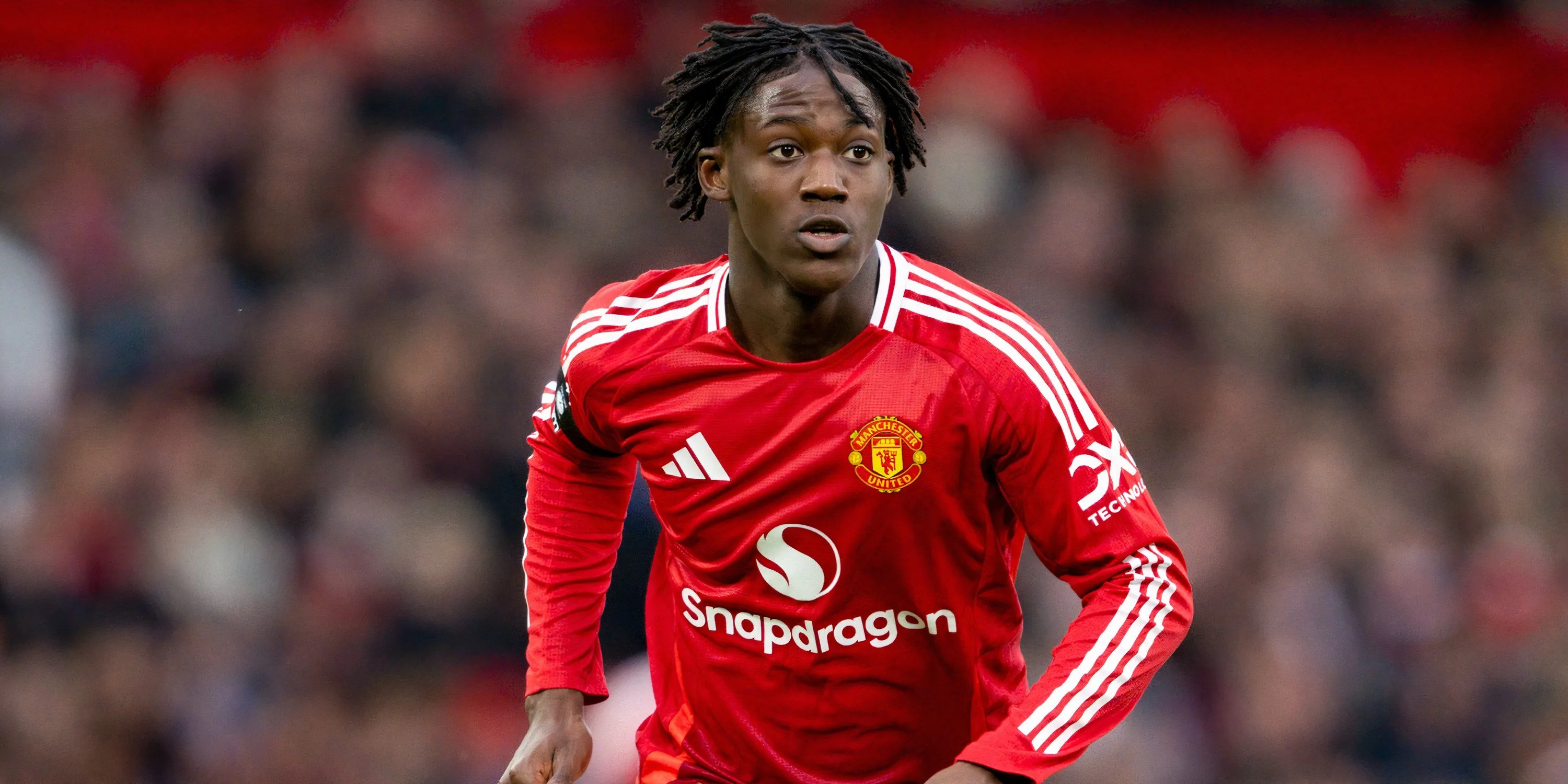 Tiền vệ Kobbie Mainoo của Manchester United trong một trận đấu Premier League