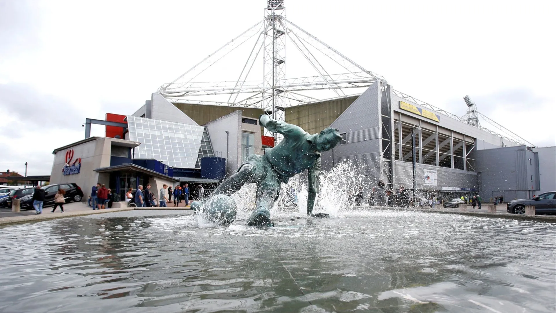 Toàn cảnh sân vận động Deepdale của Preston North End