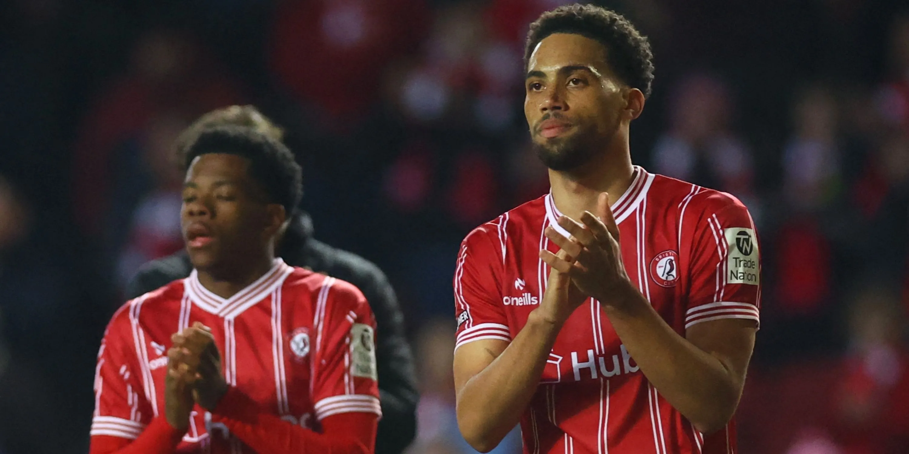 Trung vệ Zak Vyner của Bristol City, mục tiêu chuyển nhượng hàng đầu của Derby County