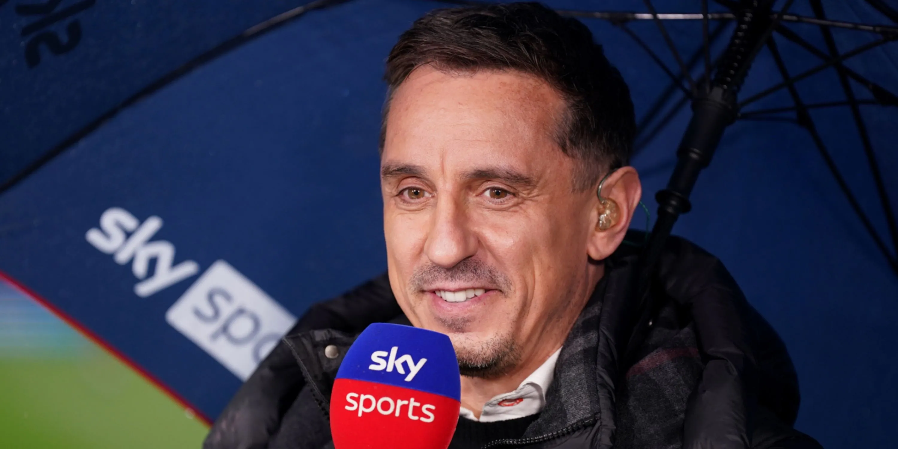 Bình luận viên Gary Neville bị chỉ trích sau trận Arsenal thắng Leeds