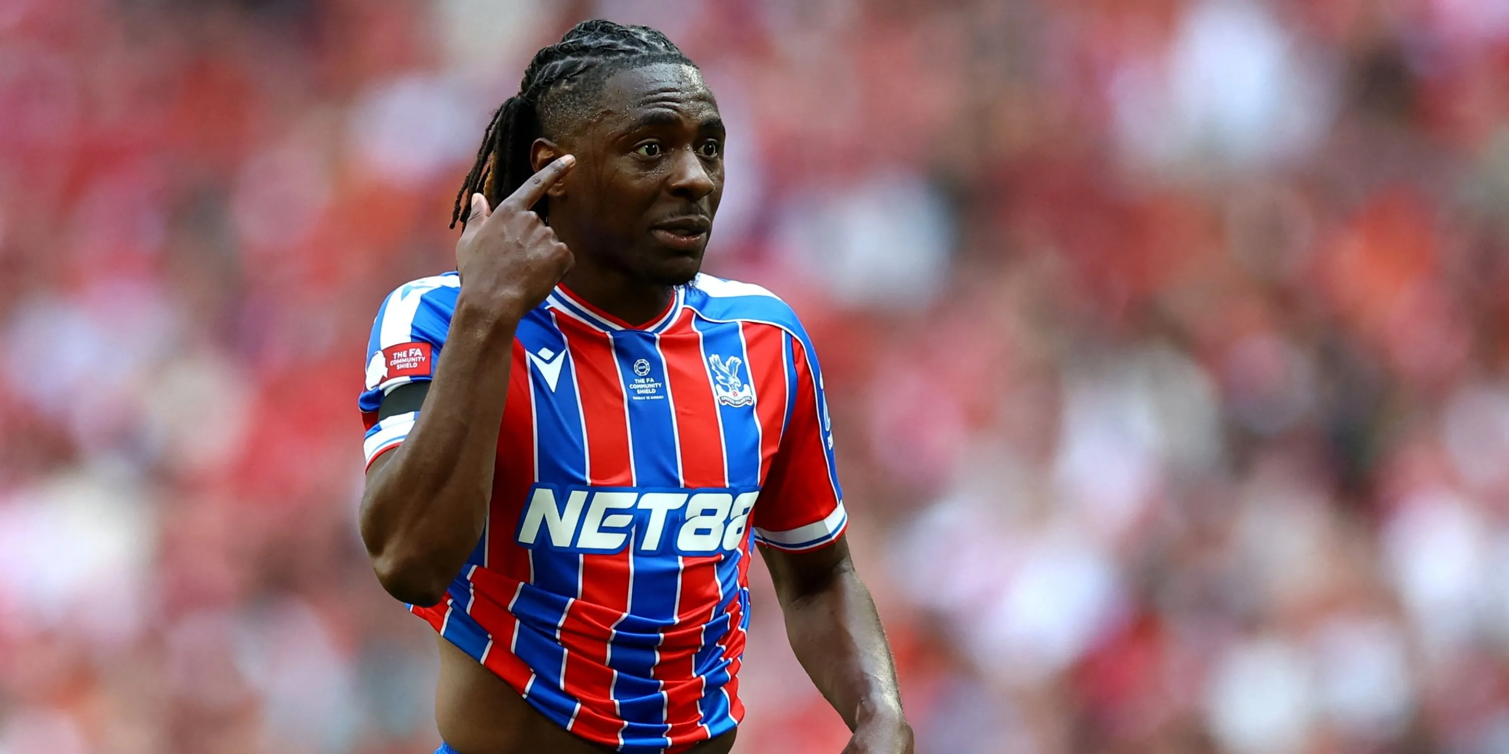 Cầu thủ Eberechi Eze của Crystal Palace trong một trận đấu tại Premier League, ngôi sao đang đứng trước khả năng chuyển đến Arsenal.