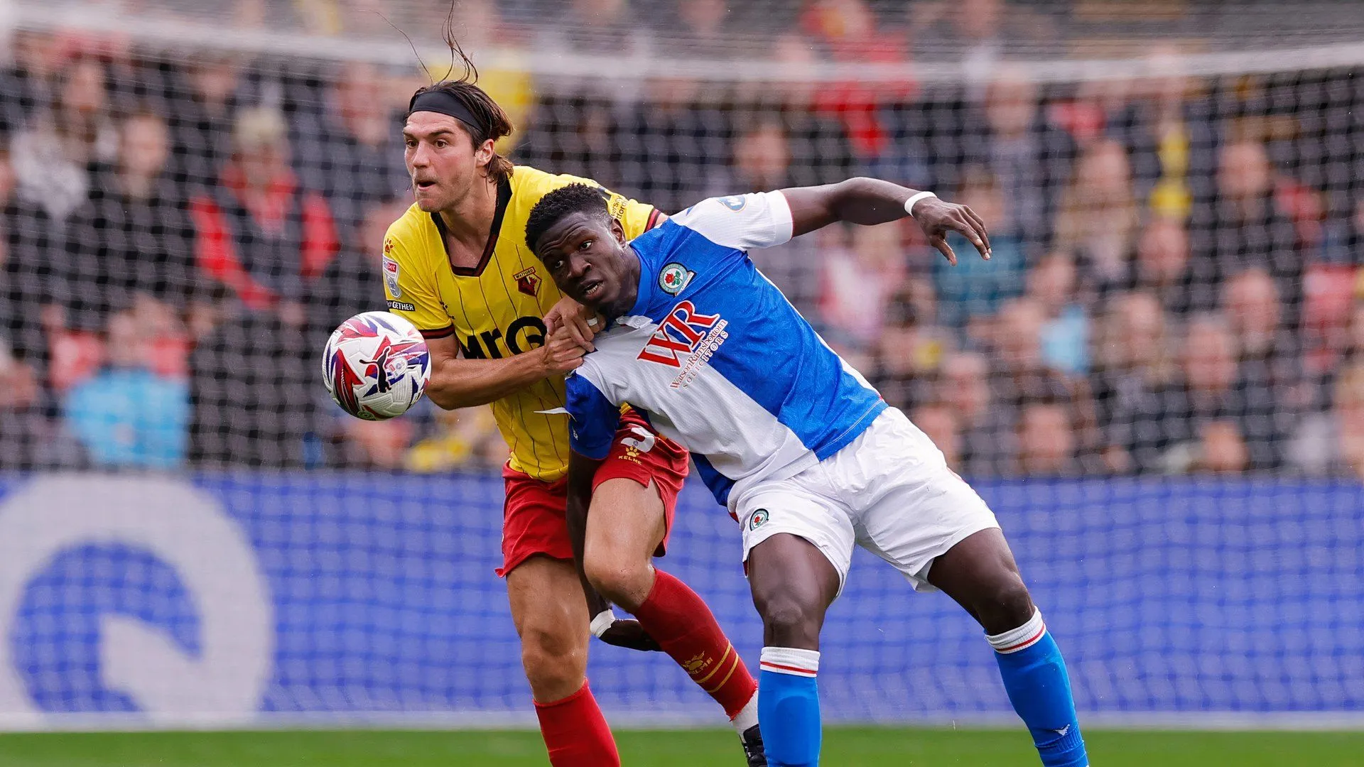 Makhtar Gueye, ngôi sao tiền đạo của Blackburn Rovers đang thu hút sự chú ý từ Al-Wahda.