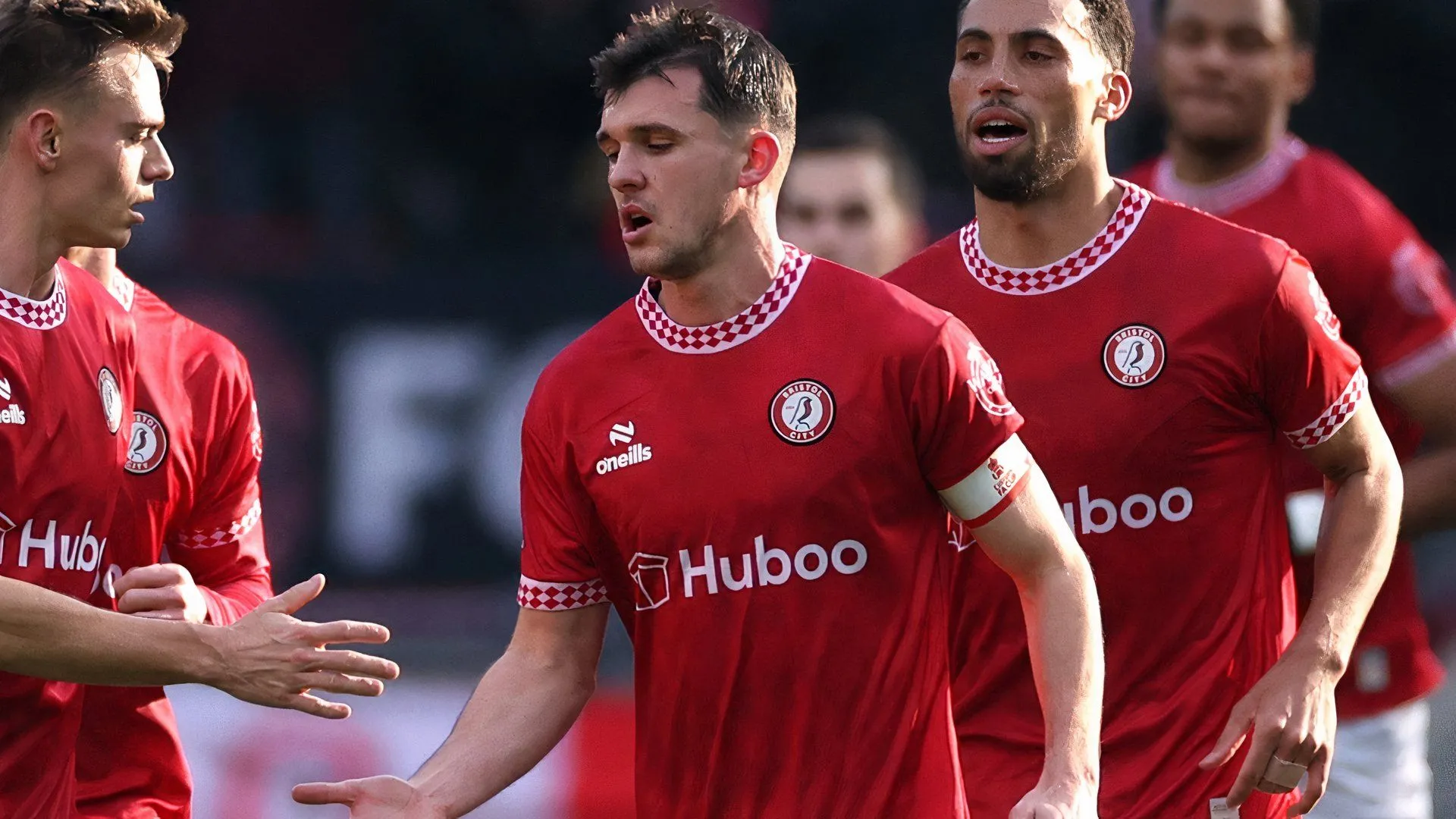 Tiền vệ Jason Knight trong màu áo Bristol City và tương lai chuyển nhượng của anh.